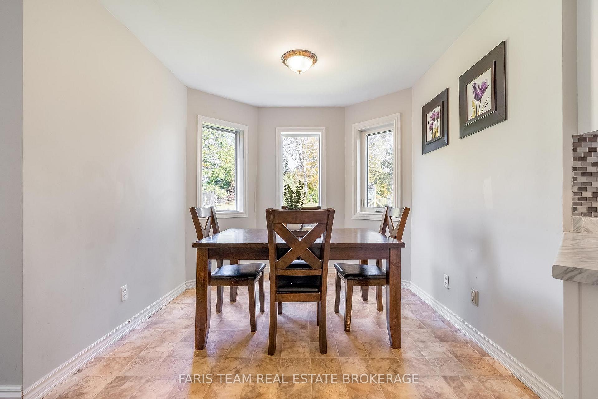 Photo 7 of 56 Procee Circle, Oro-Medonte, Craighurst — HOMEH