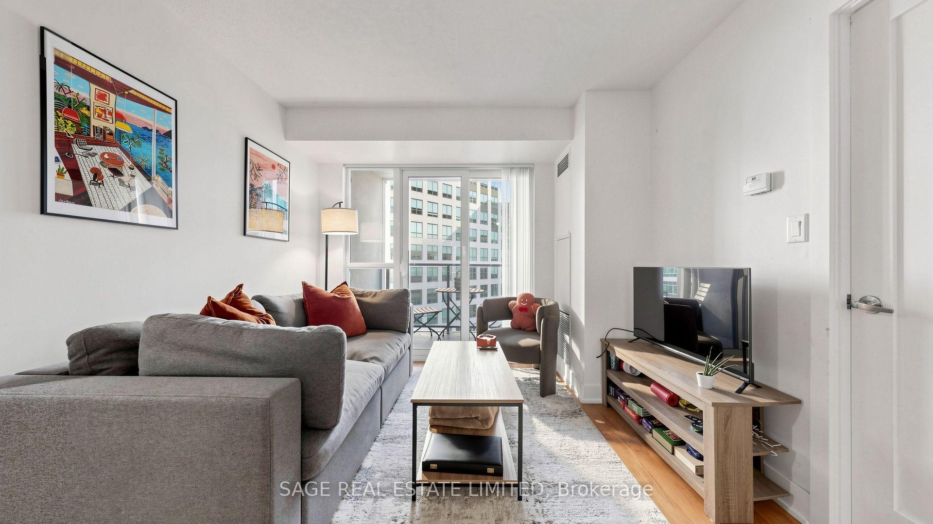 Photo 3 of Unit 1007, 20 Blue Jays Way, Toronto, Waterfront Communities — HOMEH