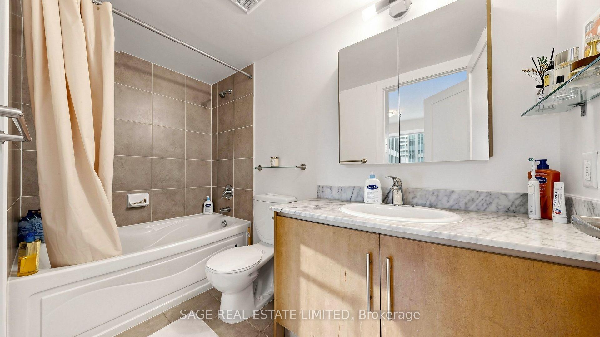 Photo 16 of Unit 1007, 20 Blue Jays Way, Toronto, Waterfront Communities — HOMEH
