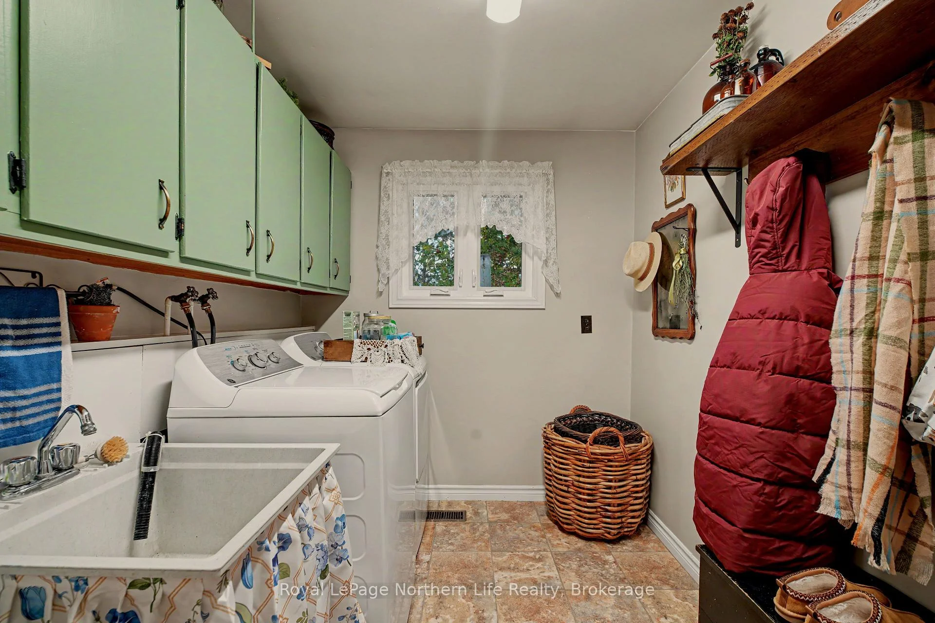 Photo 32 of 57 Homestead Road, Calvin — HOMEH