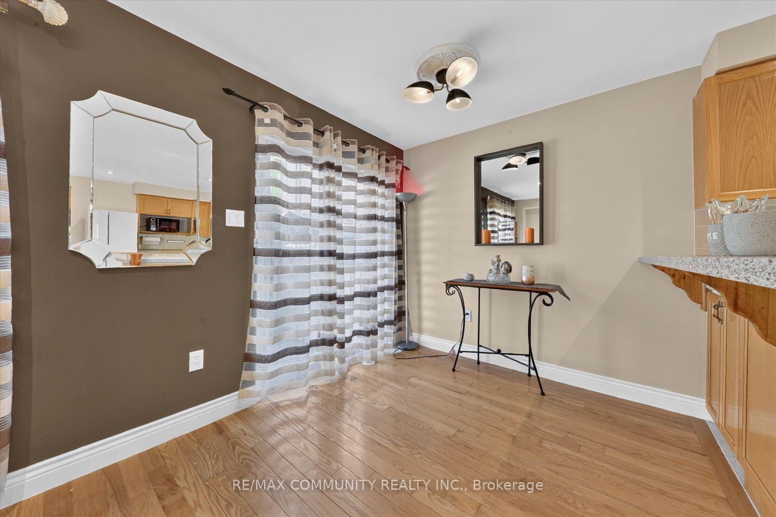 Photo 13 of 82 Burgeess Crescent, Newmarket, Summerhill Estates — HOMEH