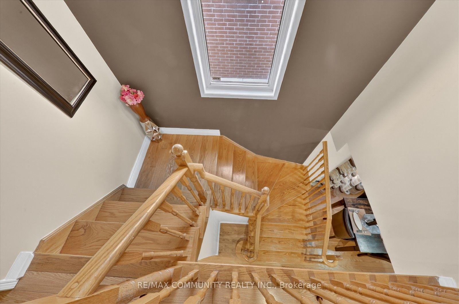 Photo 17 of 82 Burgeess Crescent, Newmarket, Summerhill Estates — HOMEH