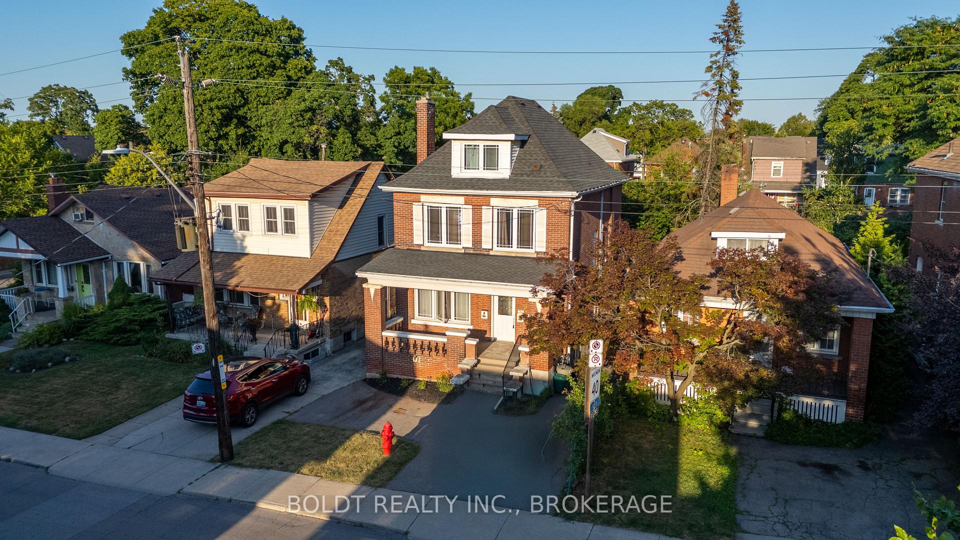 Photo 4 of 209 Rosslyn Avenue S, Hamilton, Delta — HOMEH