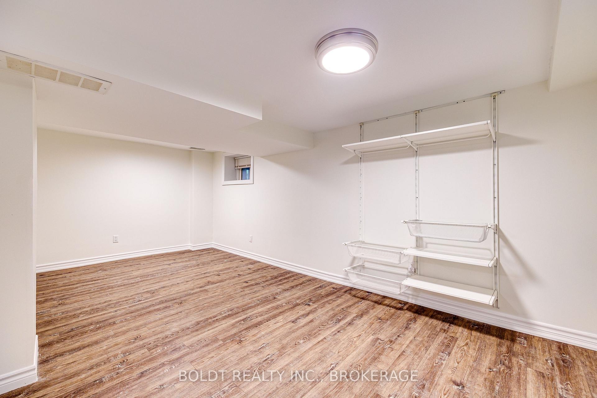 Photo 17 of 209 Rosslyn Avenue S, Hamilton, Delta — HOMEH