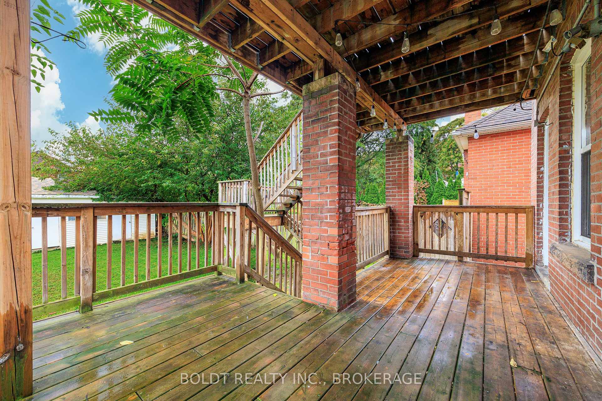 Photo 33 of 209 Rosslyn Avenue S, Hamilton, Delta — HOMEH