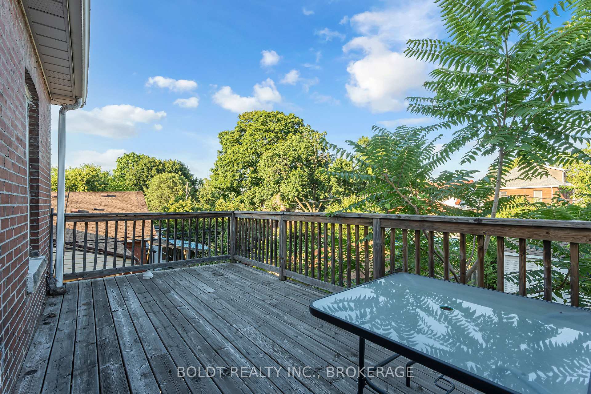 Photo 34 of 209 Rosslyn Avenue S, Hamilton, Delta — HOMEH
