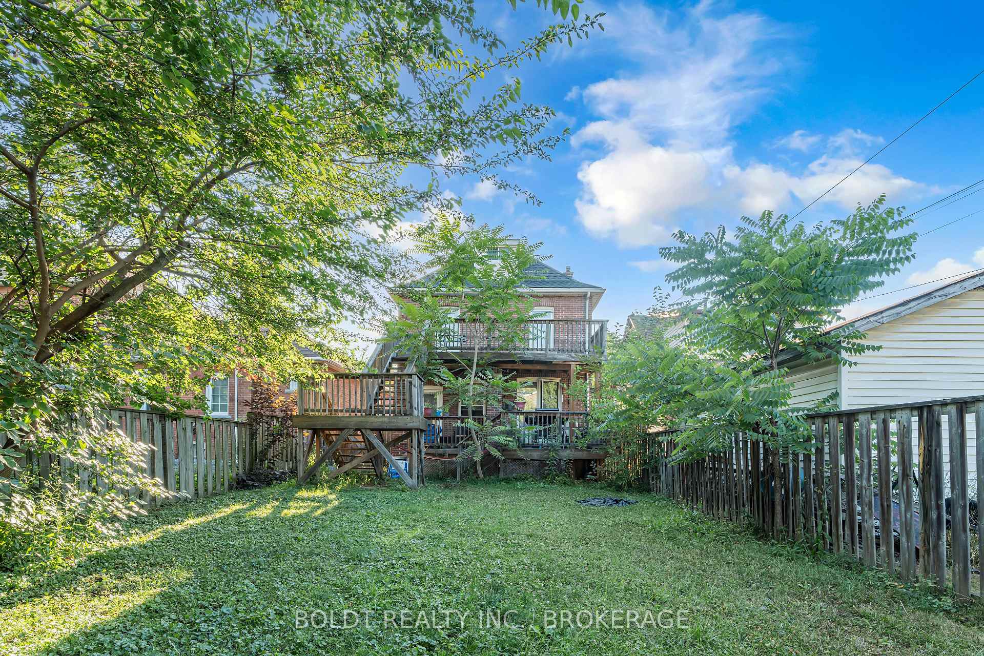 Photo 36 of 209 Rosslyn Avenue S, Hamilton, Delta — HOMEH