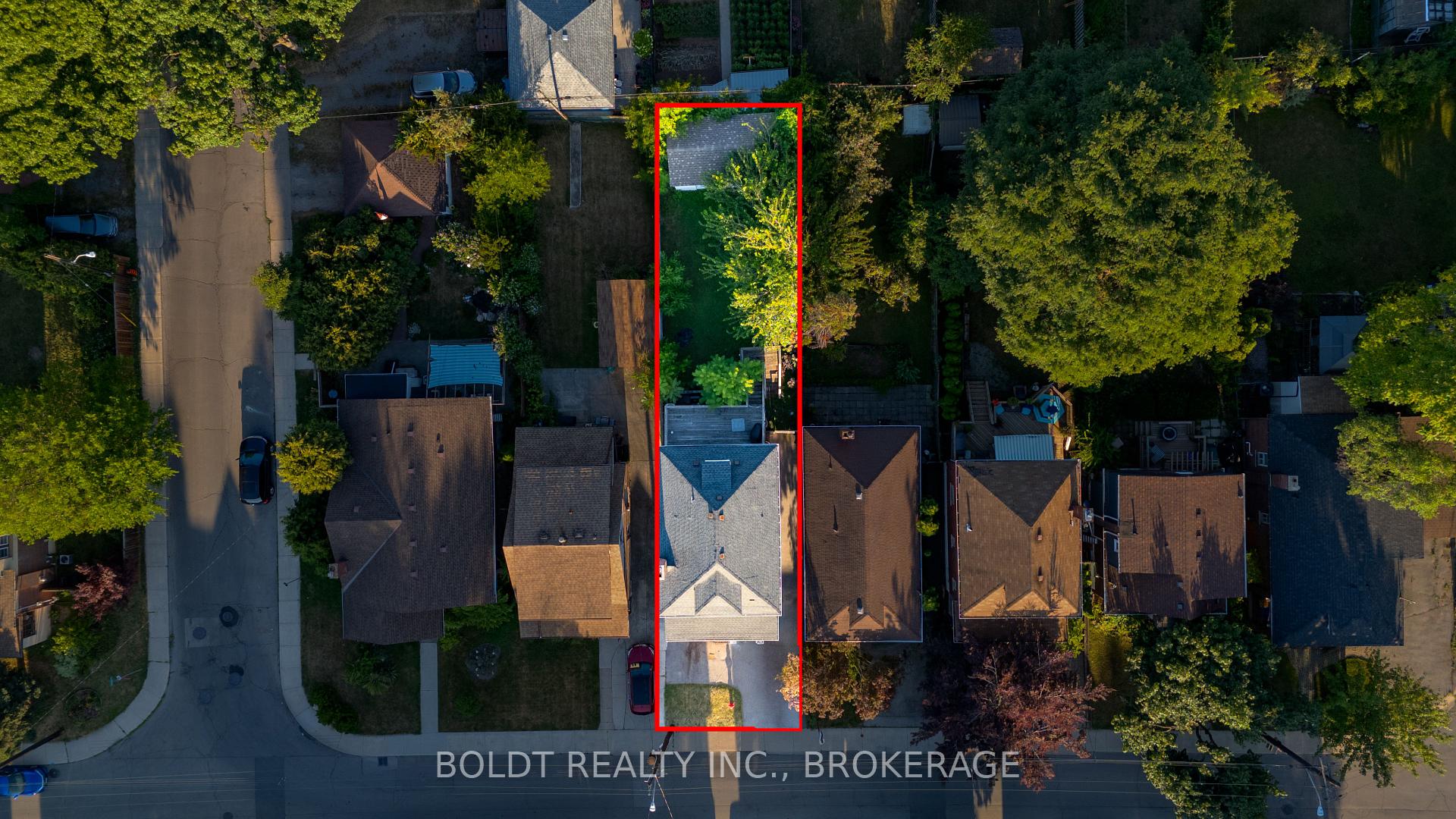 Photo 37 of 209 Rosslyn Avenue S, Hamilton, Delta — HOMEH