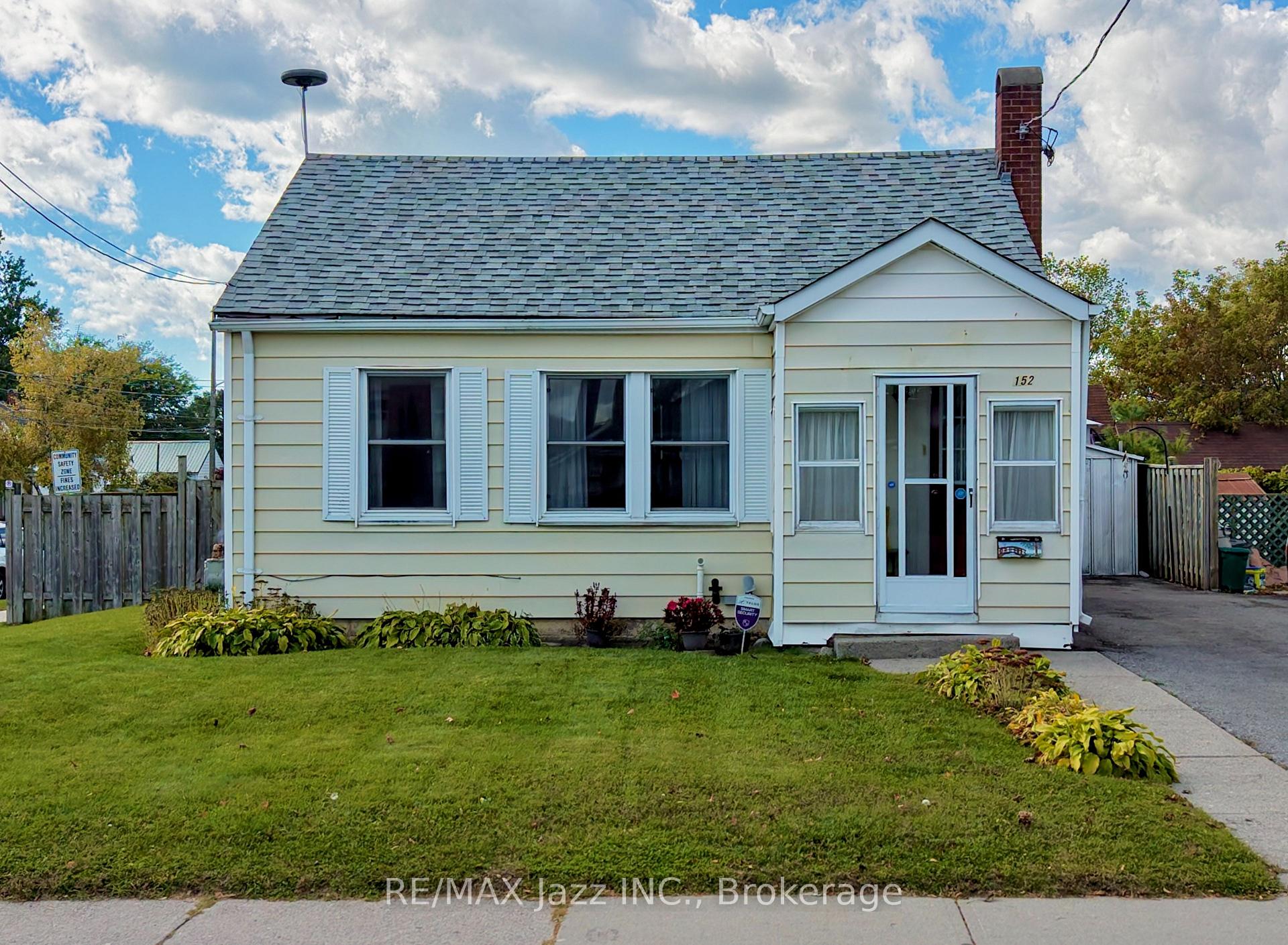 Photo of 152 Victoria Street N