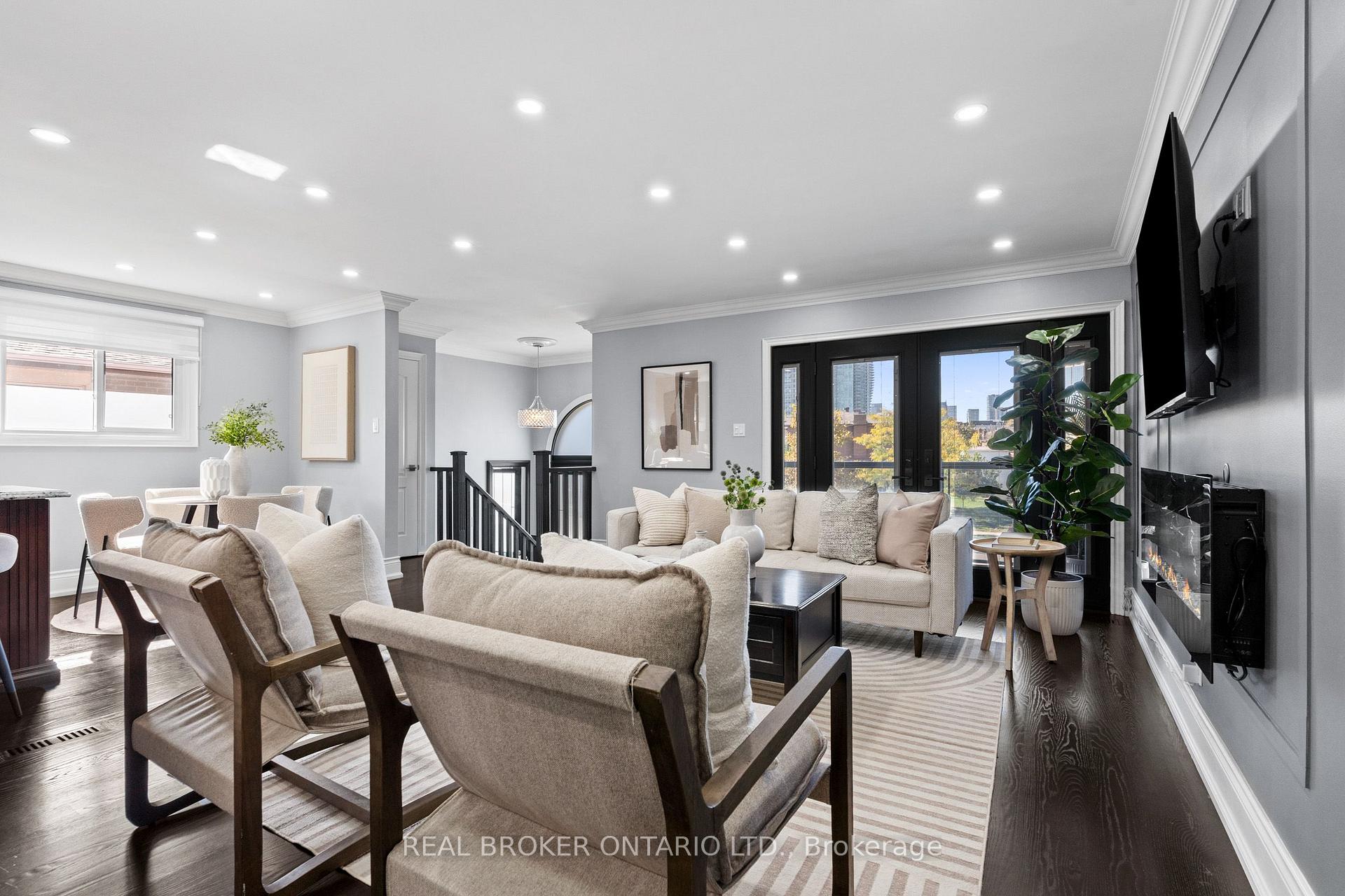 Photo 4 of 3952 Bishopstoke Lane, Mississauga, Rathwood — HOMEH