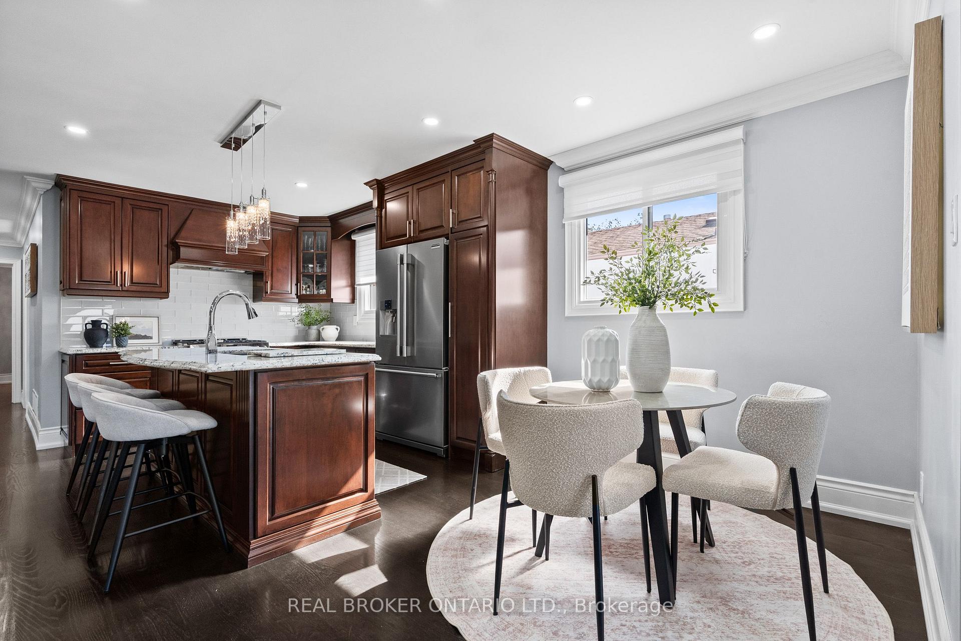 Photo 9 of 3952 Bishopstoke Lane, Mississauga, Rathwood — HOMEH