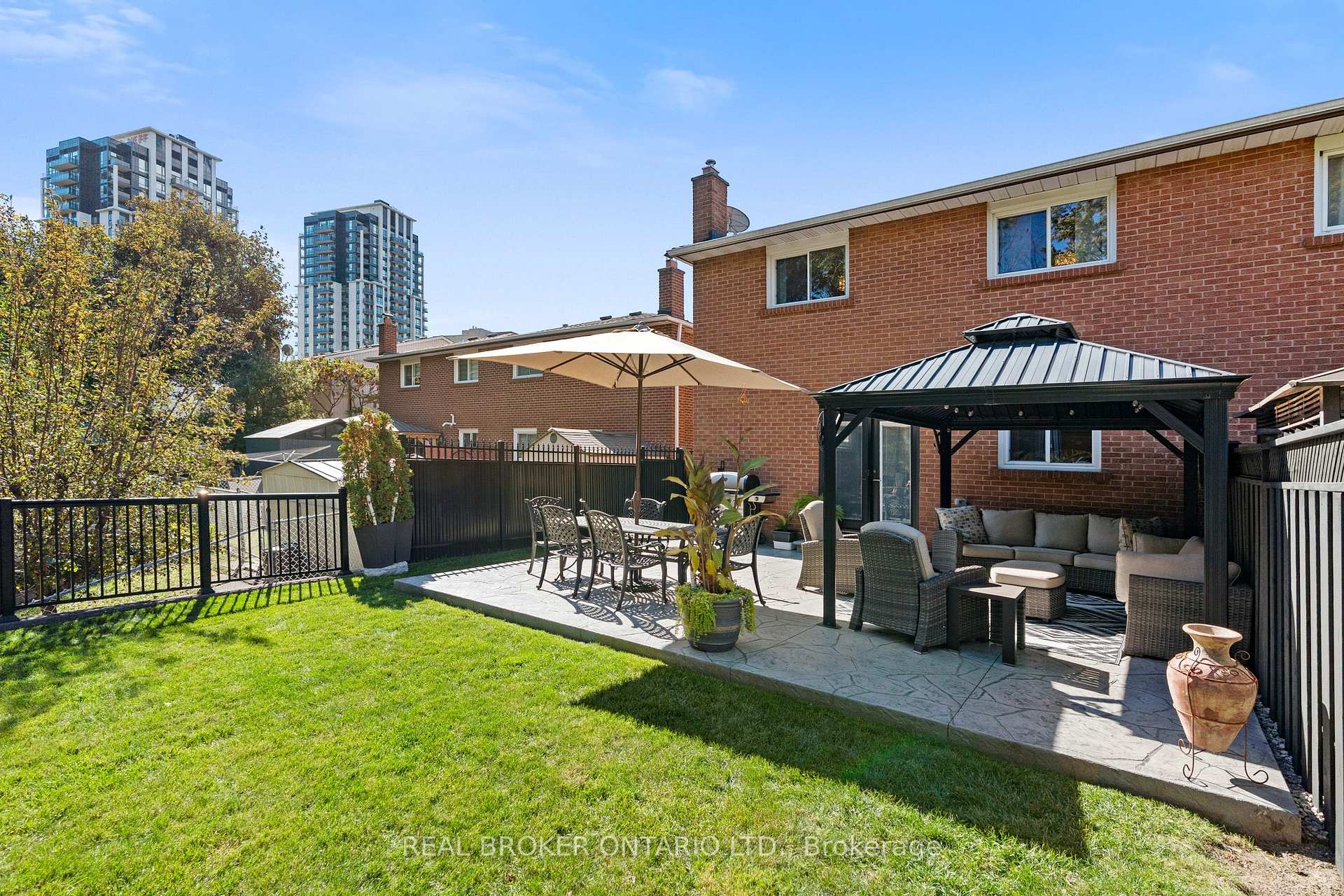 Photo 32 of 3952 Bishopstoke Lane, Mississauga, Rathwood — HOMEH