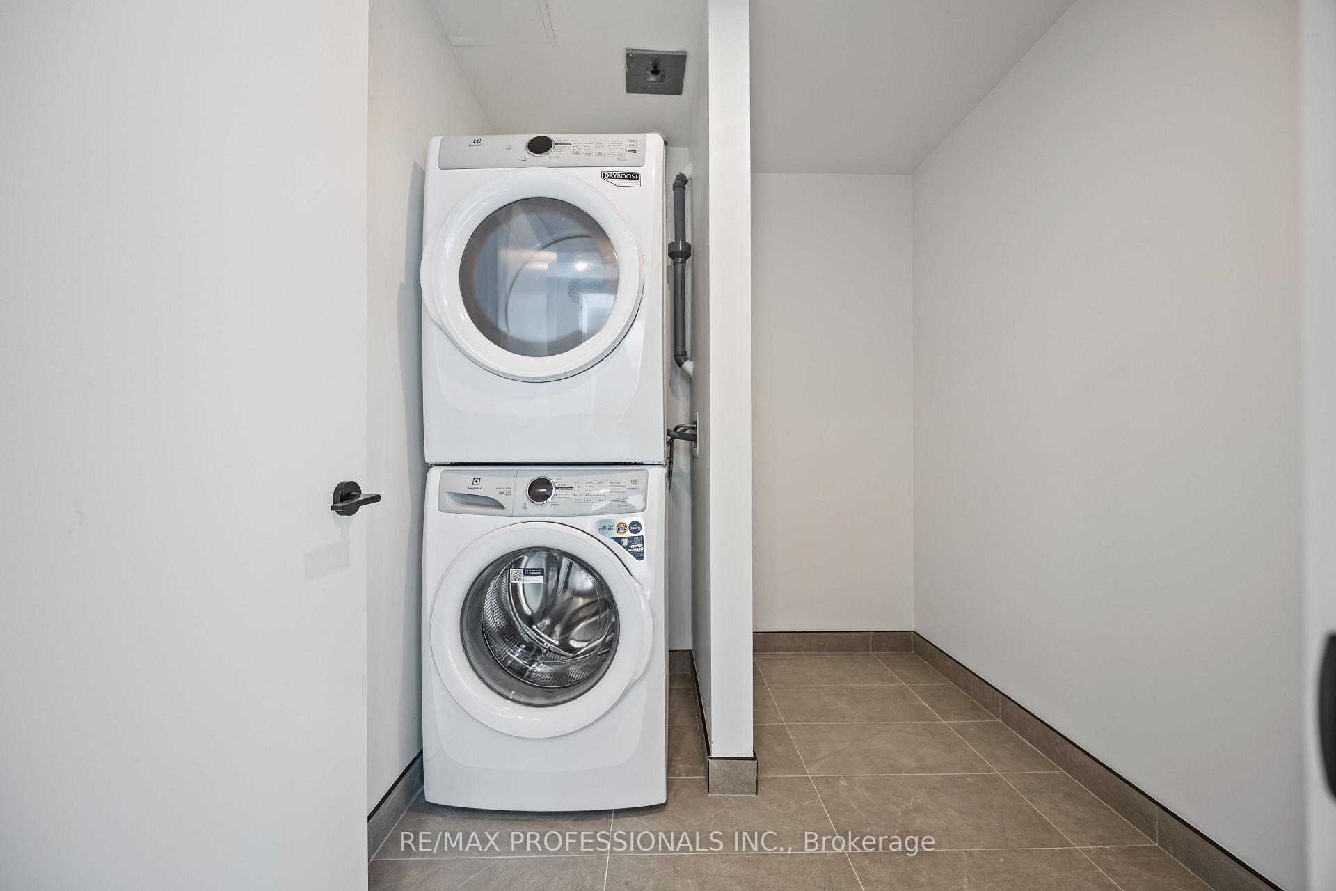 Photo 21 of Unit 1203, 1050 Eastern Avenue, Toronto, Greenwood-Coxwell — HOMEH