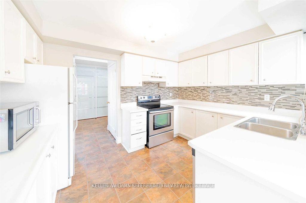 Photo 13 of 44 Keys Drive, Ajax, Central — HOMEH
