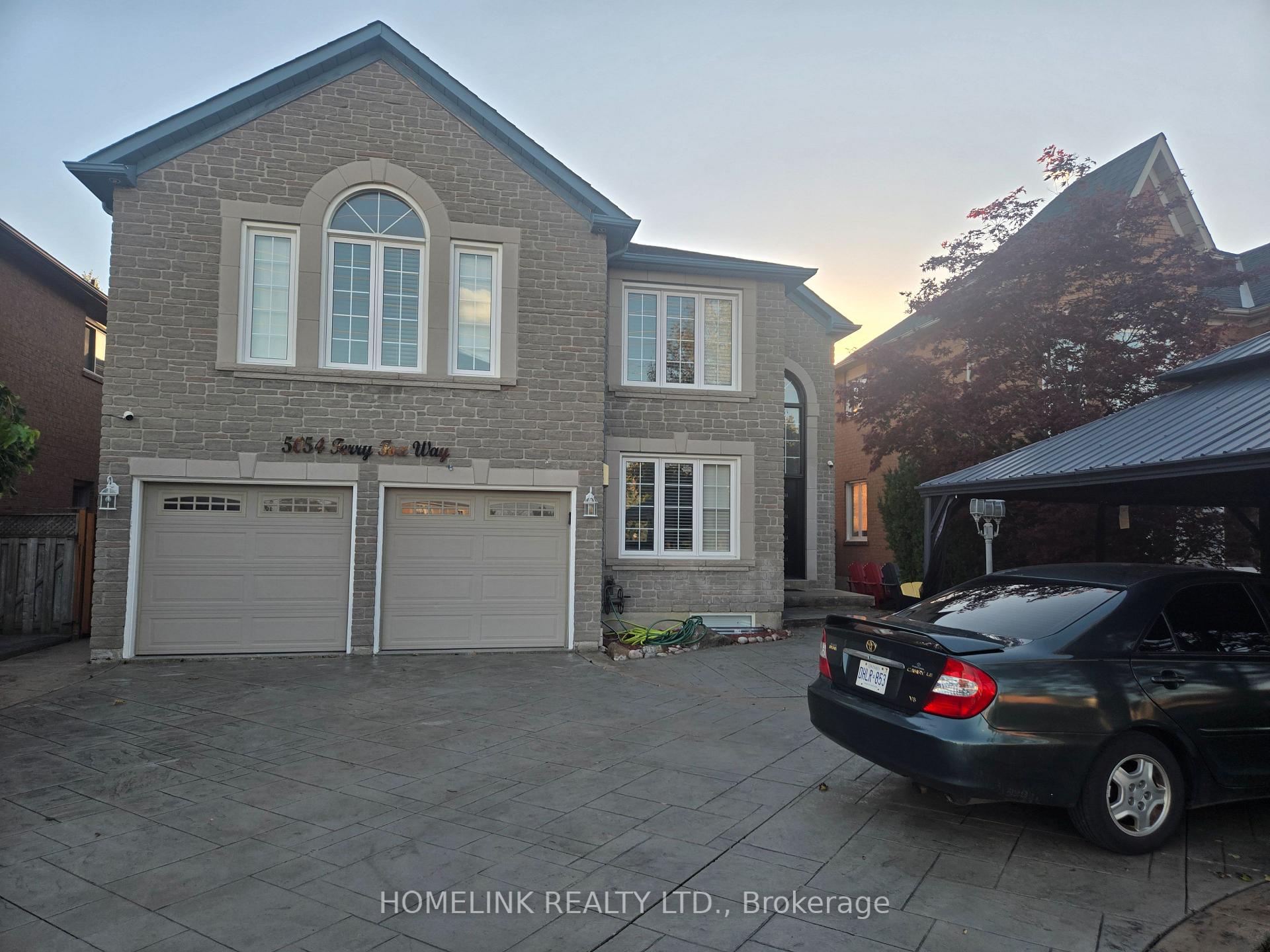 Photo 3 of 5054 Terry Fox Way, Mississauga, East Credit — HOMEH