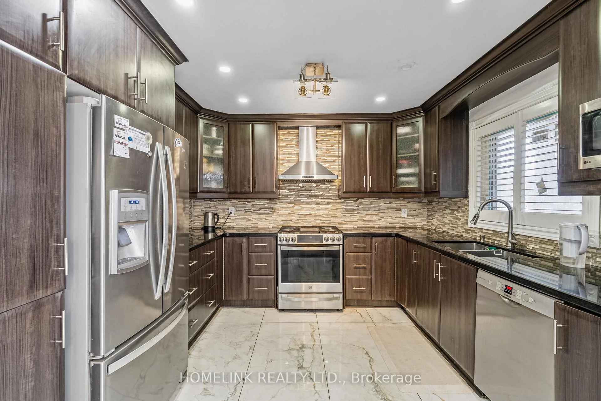 Photo 17 of 5054 Terry Fox Way, Mississauga, East Credit — HOMEH