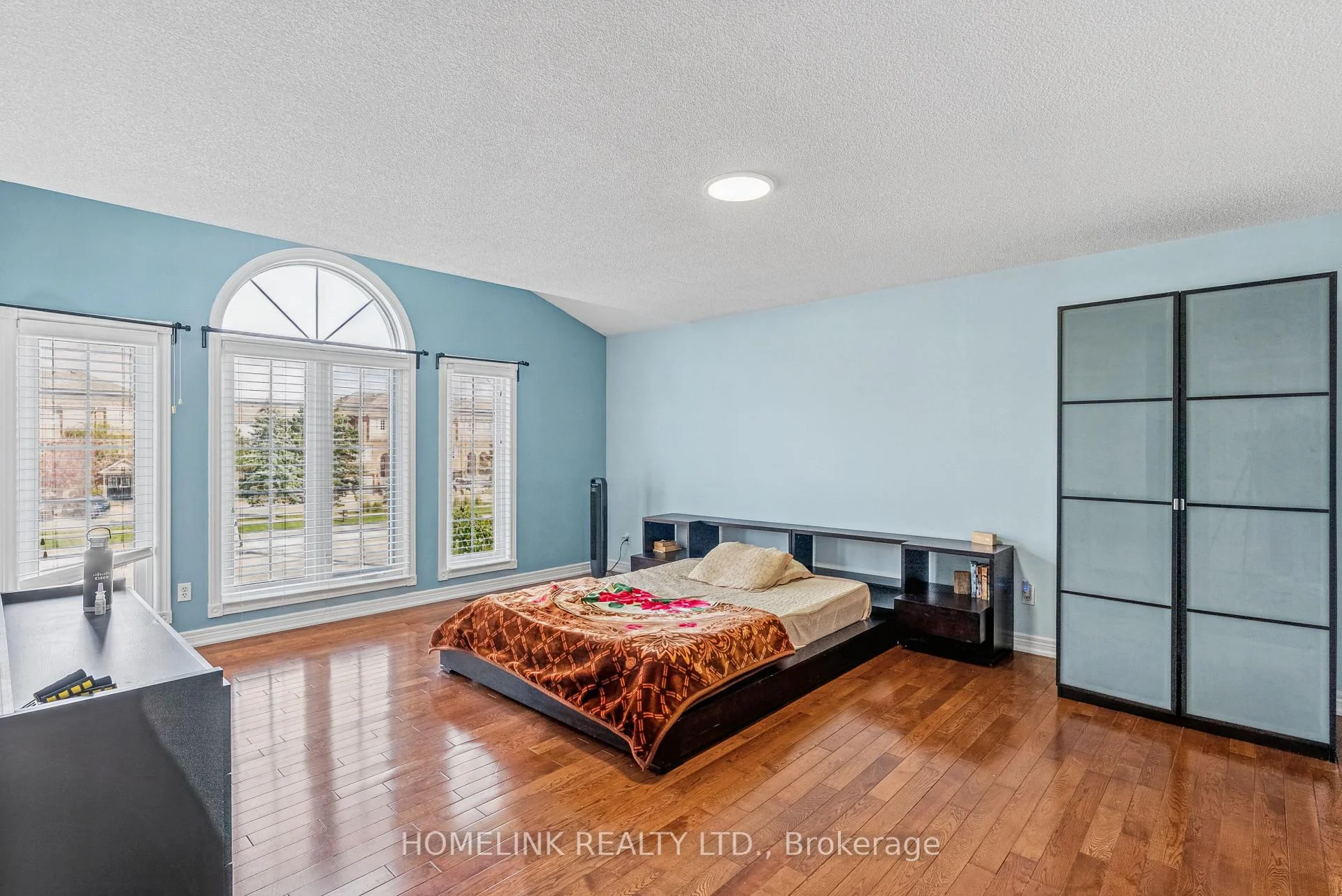 Photo 26 of 5054 Terry Fox Way, Mississauga, East Credit — HOMEH