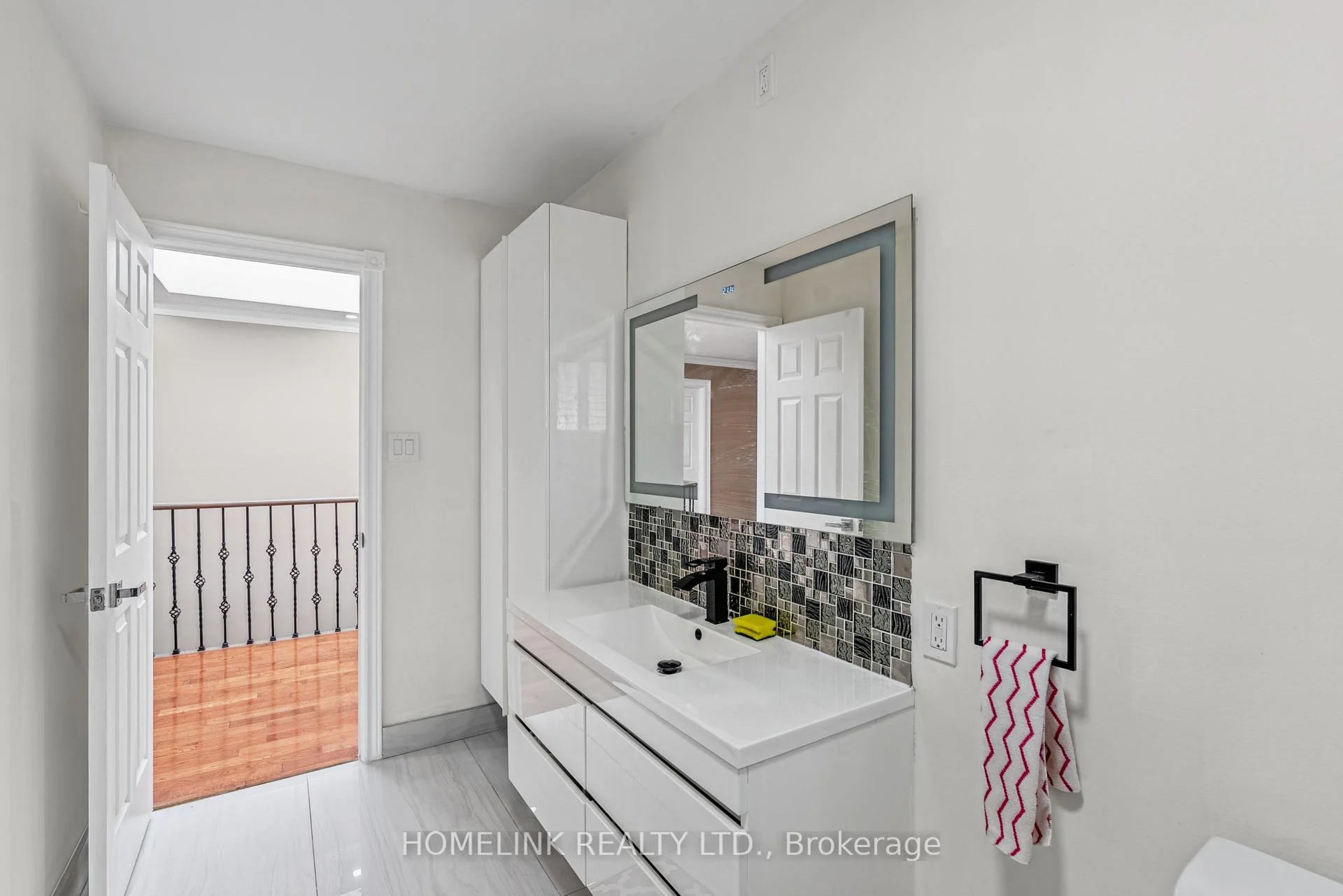 Photo 33 of 5054 Terry Fox Way, Mississauga, East Credit — HOMEH
