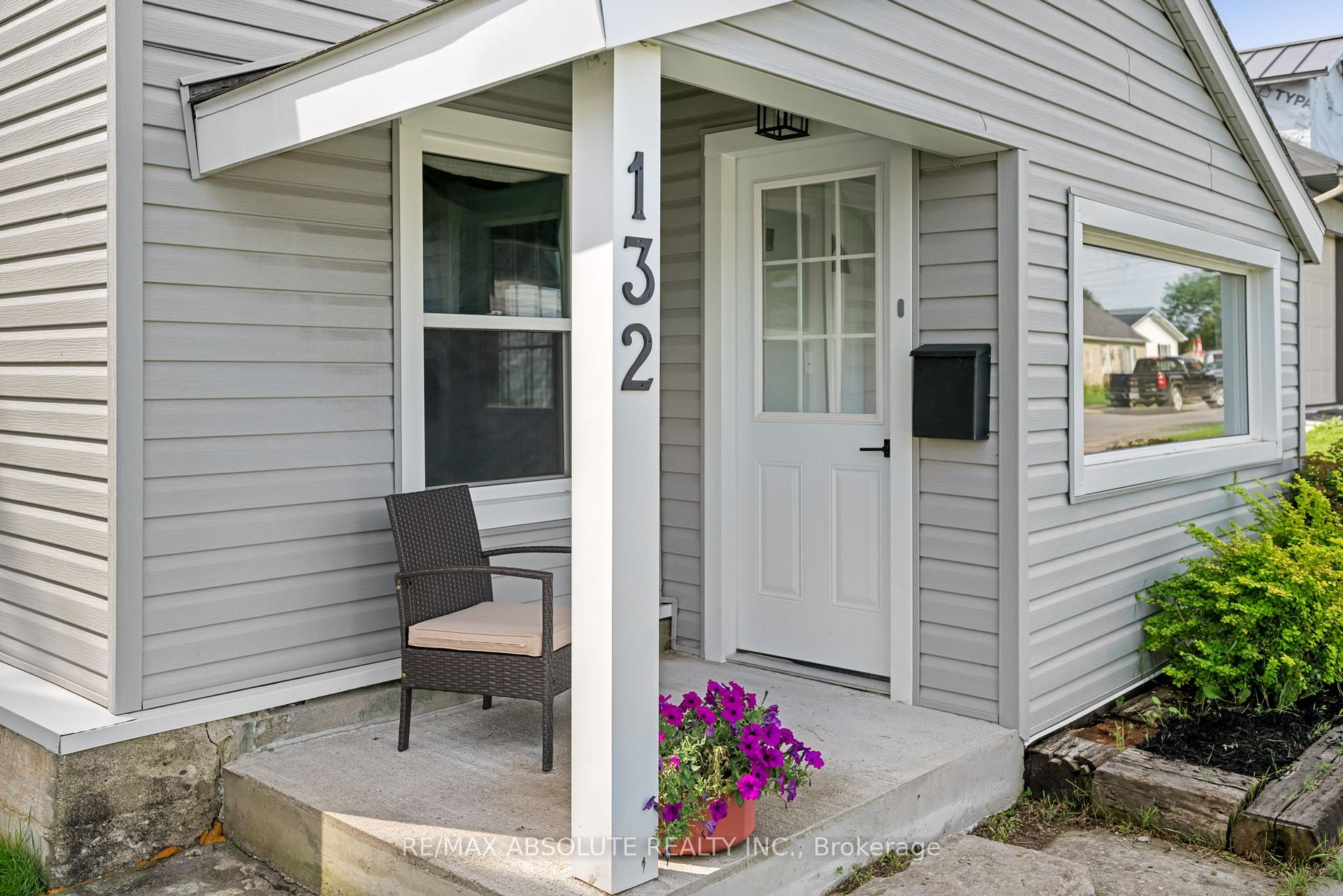 Photo 3 of 132 Edward Street S, Arnprior, Arnprior — HOMEH