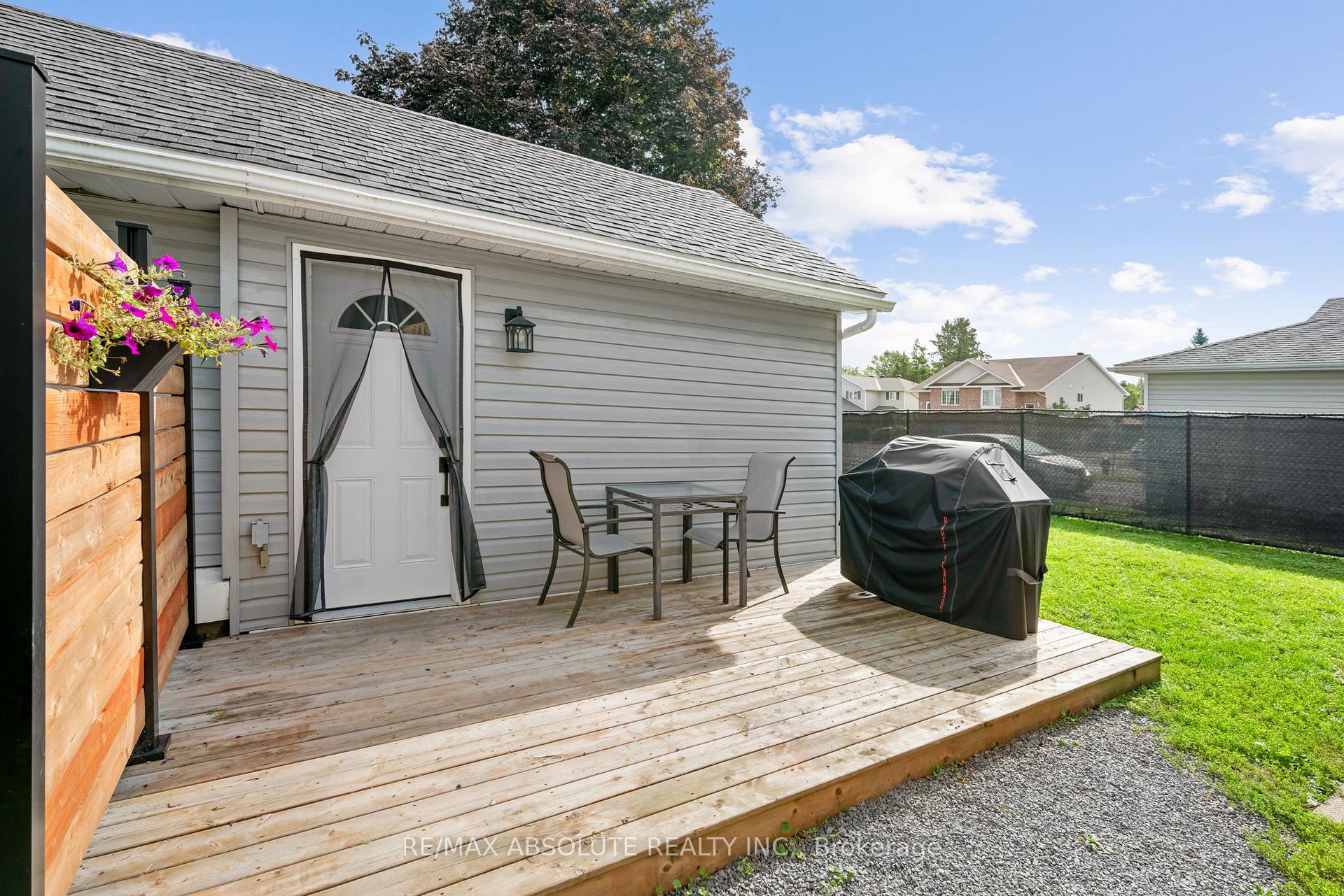Photo 15 of 132 Edward Street S, Arnprior, Arnprior — HOMEH