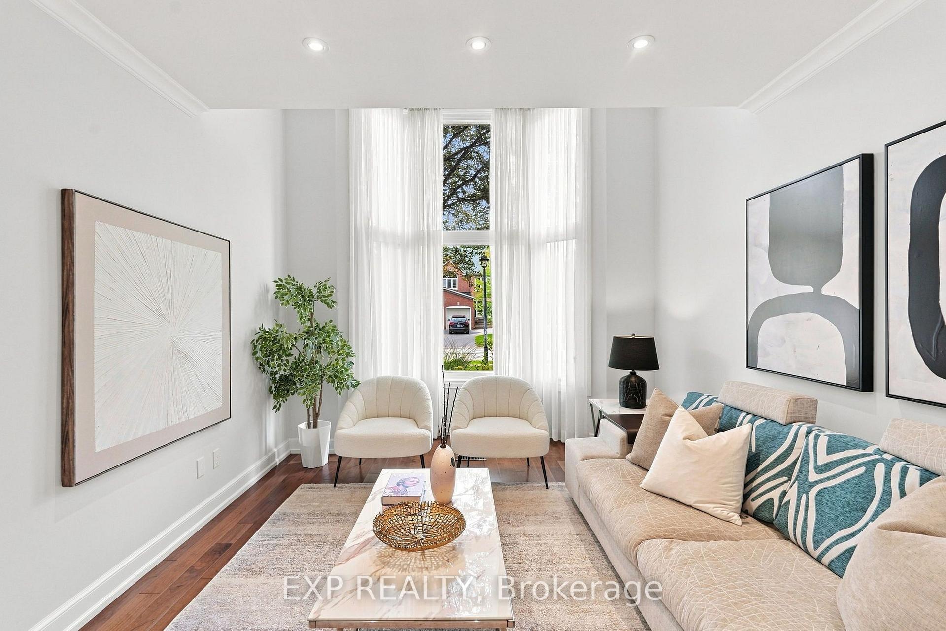 Photo 6 of 655 Culler Mews, Newmarket, Stonehaven-Wyndham — HOMEH