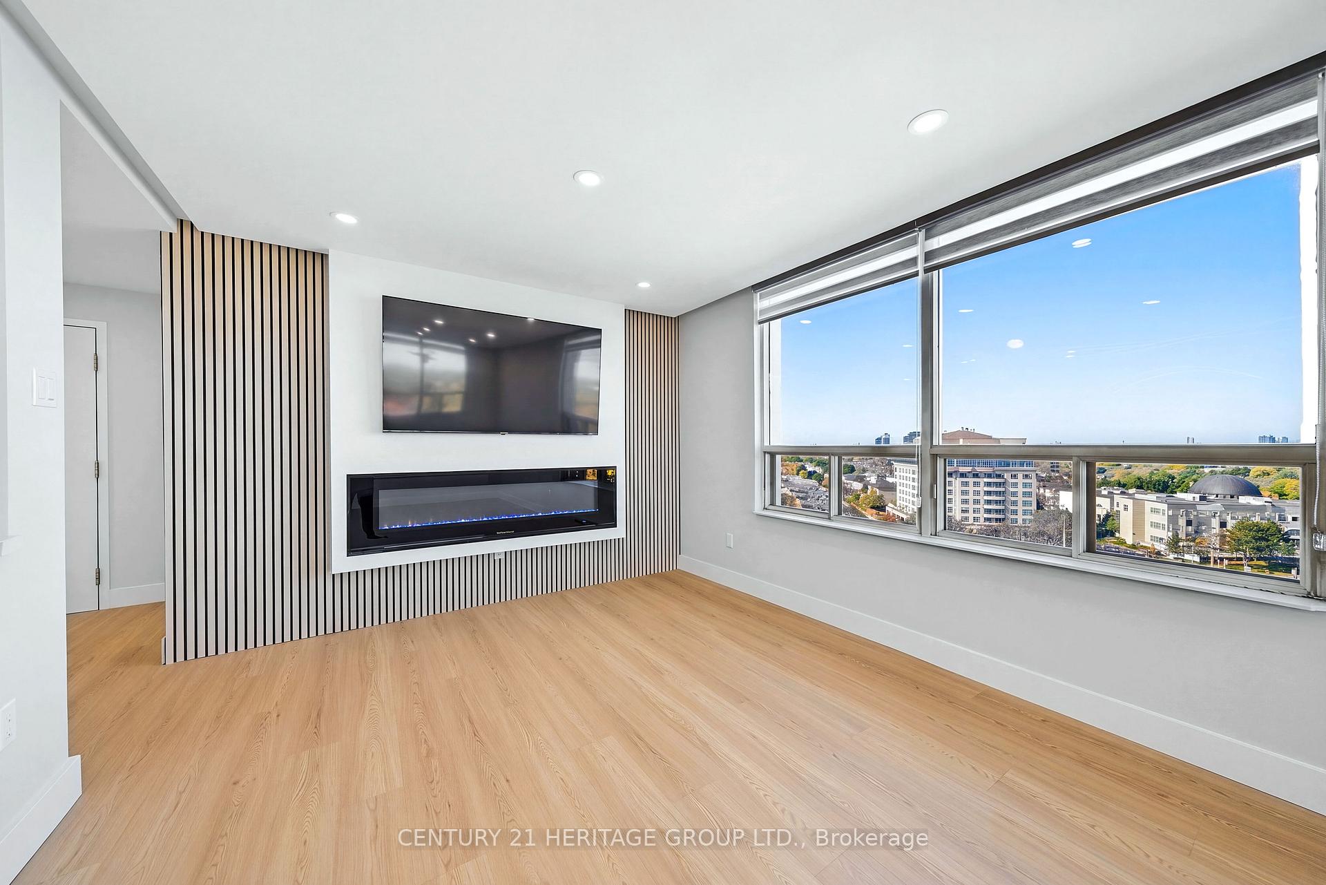 Photo 5 of Unit 1203, 7 Townsgate Drive, Vaughan, Crestwood-Springfarm-Yorkhill — HOMEH