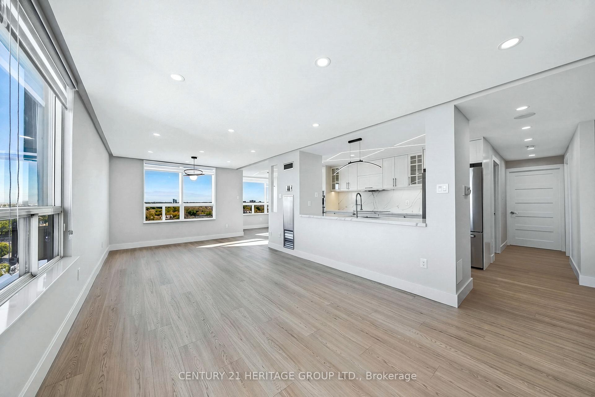Photo 9 of Unit 1203, 7 Townsgate Drive, Vaughan, Crestwood-Springfarm-Yorkhill — HOMEH