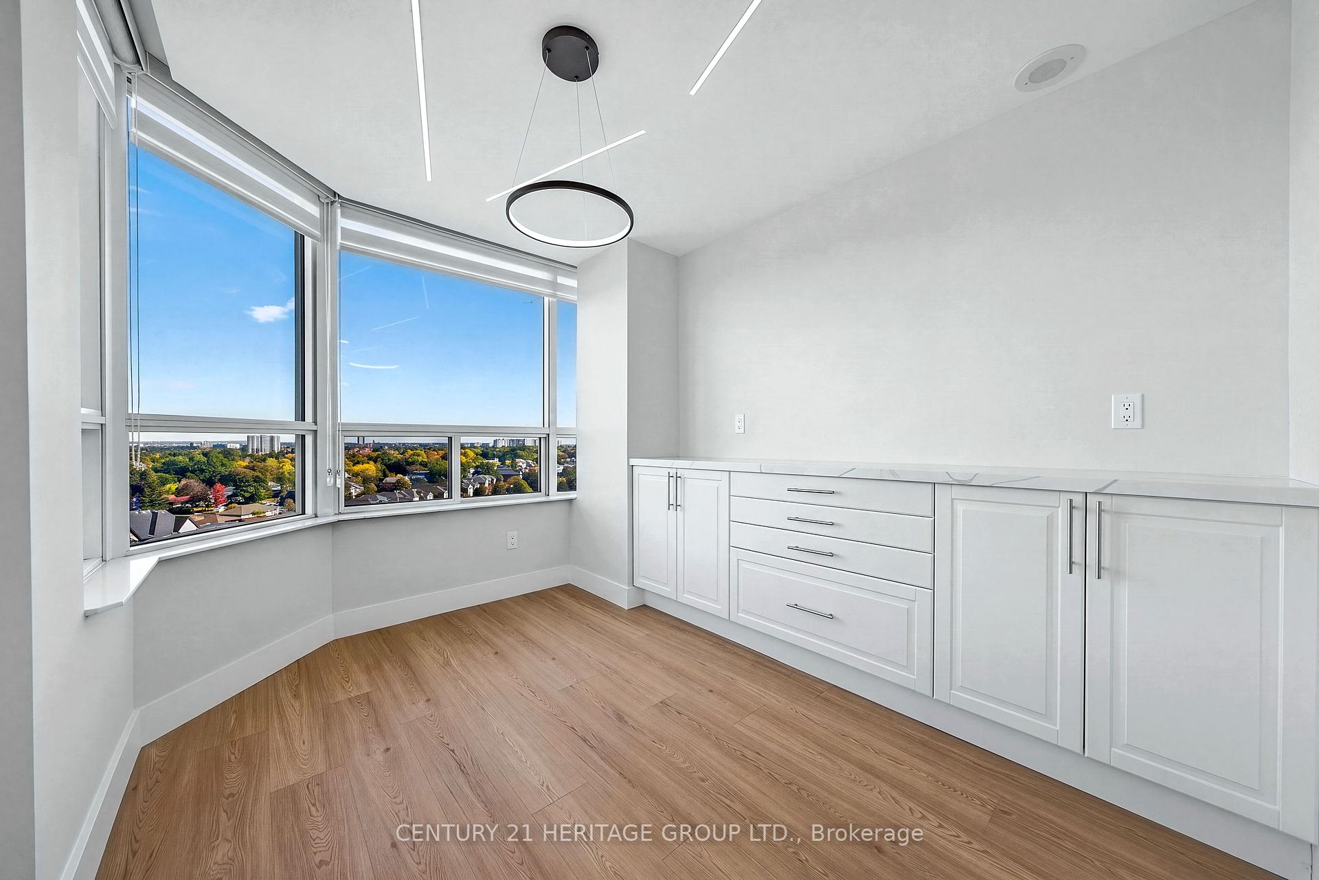 Photo 11 of Unit 1203, 7 Townsgate Drive, Vaughan, Crestwood-Springfarm-Yorkhill — HOMEH