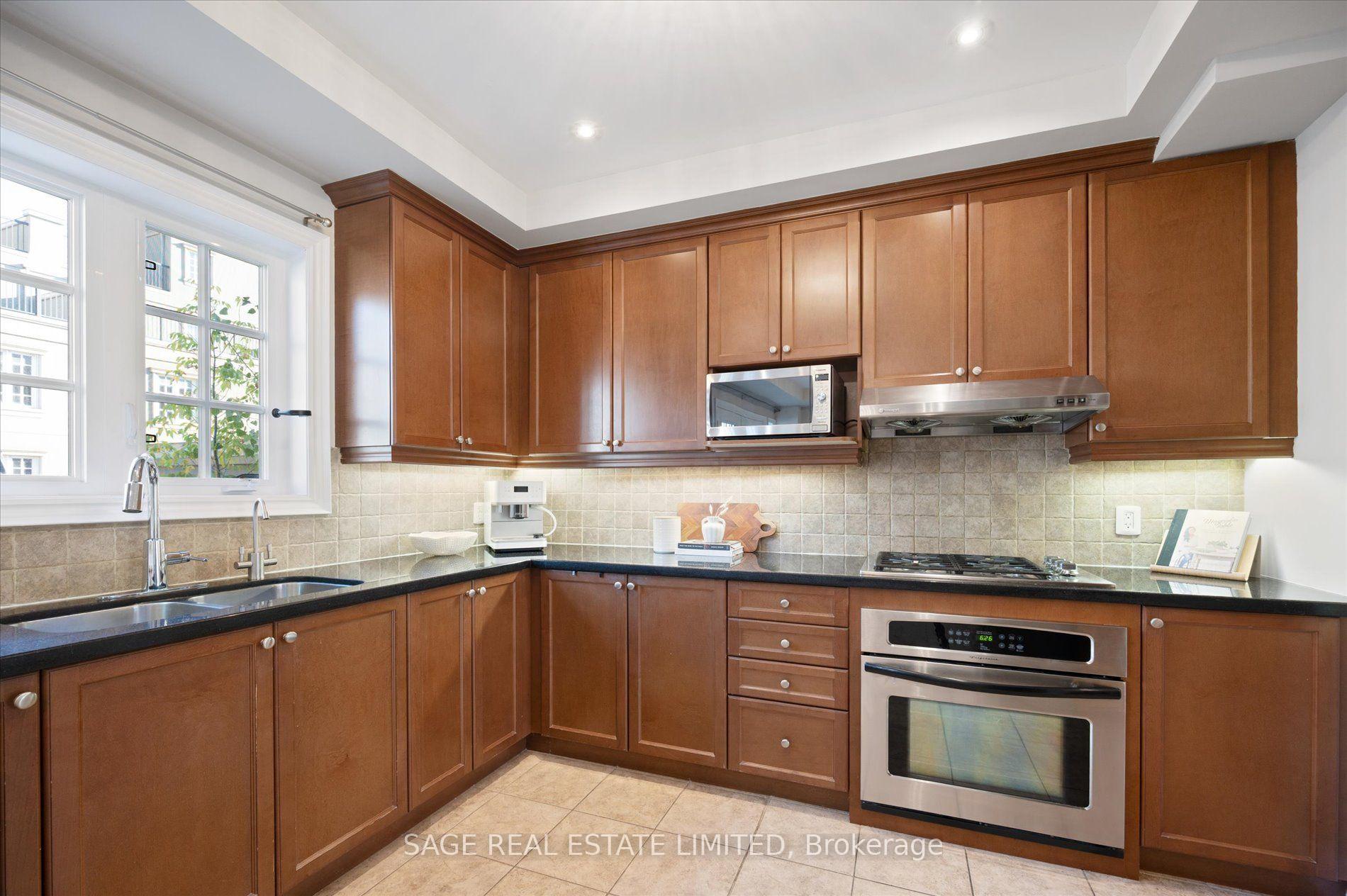 Photo 10 of 19 Roseberry Road, Markham, Unionville — HOMEH