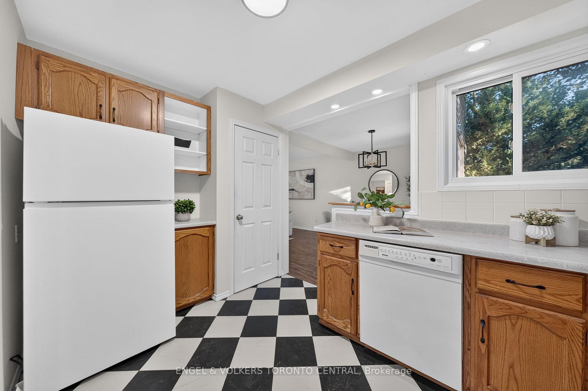 Photo 20 of 31 Mulberry Lane, Waterloo, Maple Hills — HOMEH