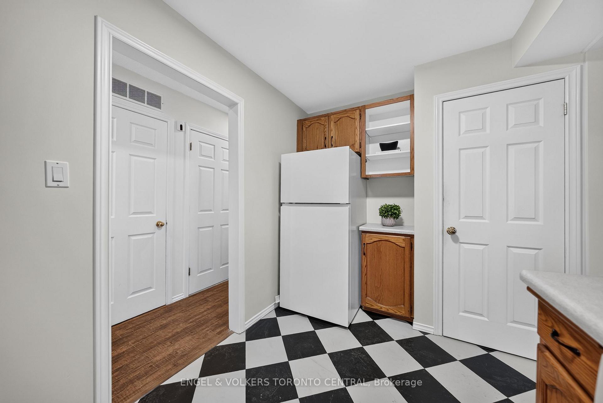 Photo 21 of 31 Mulberry Lane, Waterloo, Maple Hills — HOMEH