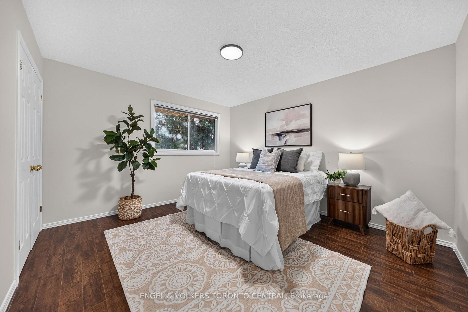 Photo 22 of 31 Mulberry Lane, Waterloo, Maple Hills — HOMEH