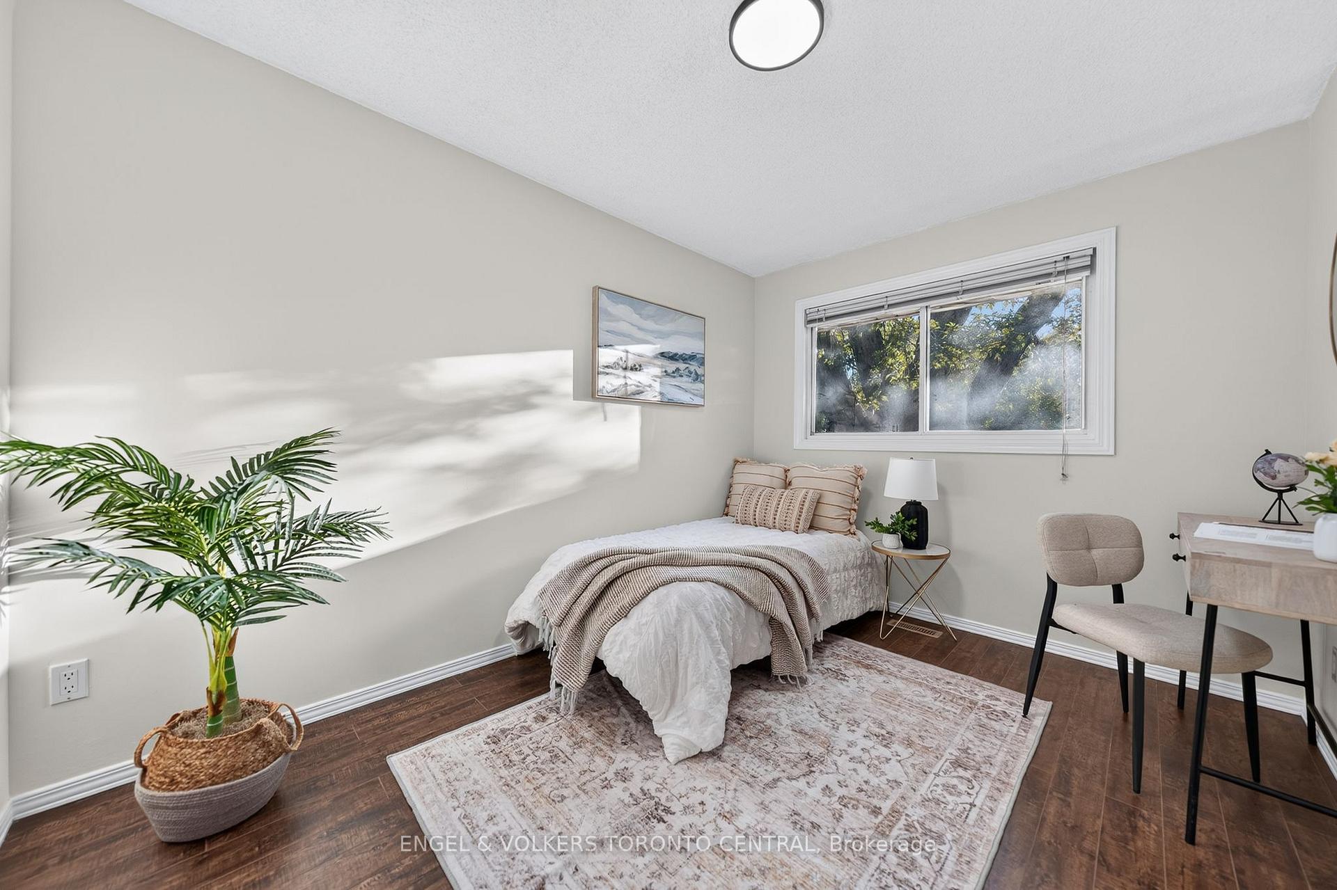 Photo 26 of 31 Mulberry Lane, Waterloo, Maple Hills — HOMEH