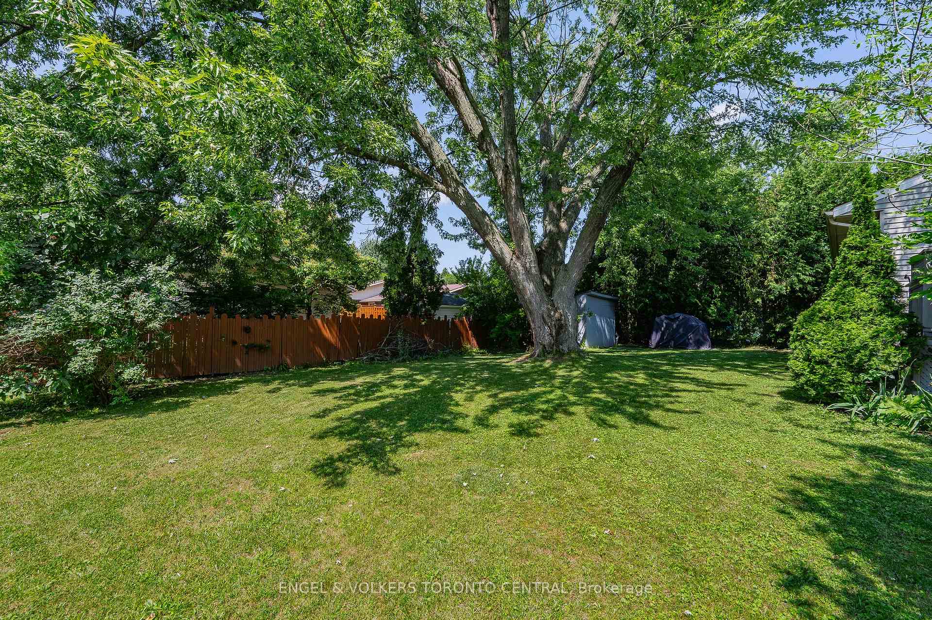 Photo 34 of 31 Mulberry Lane, Waterloo, Maple Hills — HOMEH