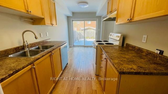 Photo 6 of 140 Sydenham Wells Road, Barrie, Georgian Drive — HOMEH