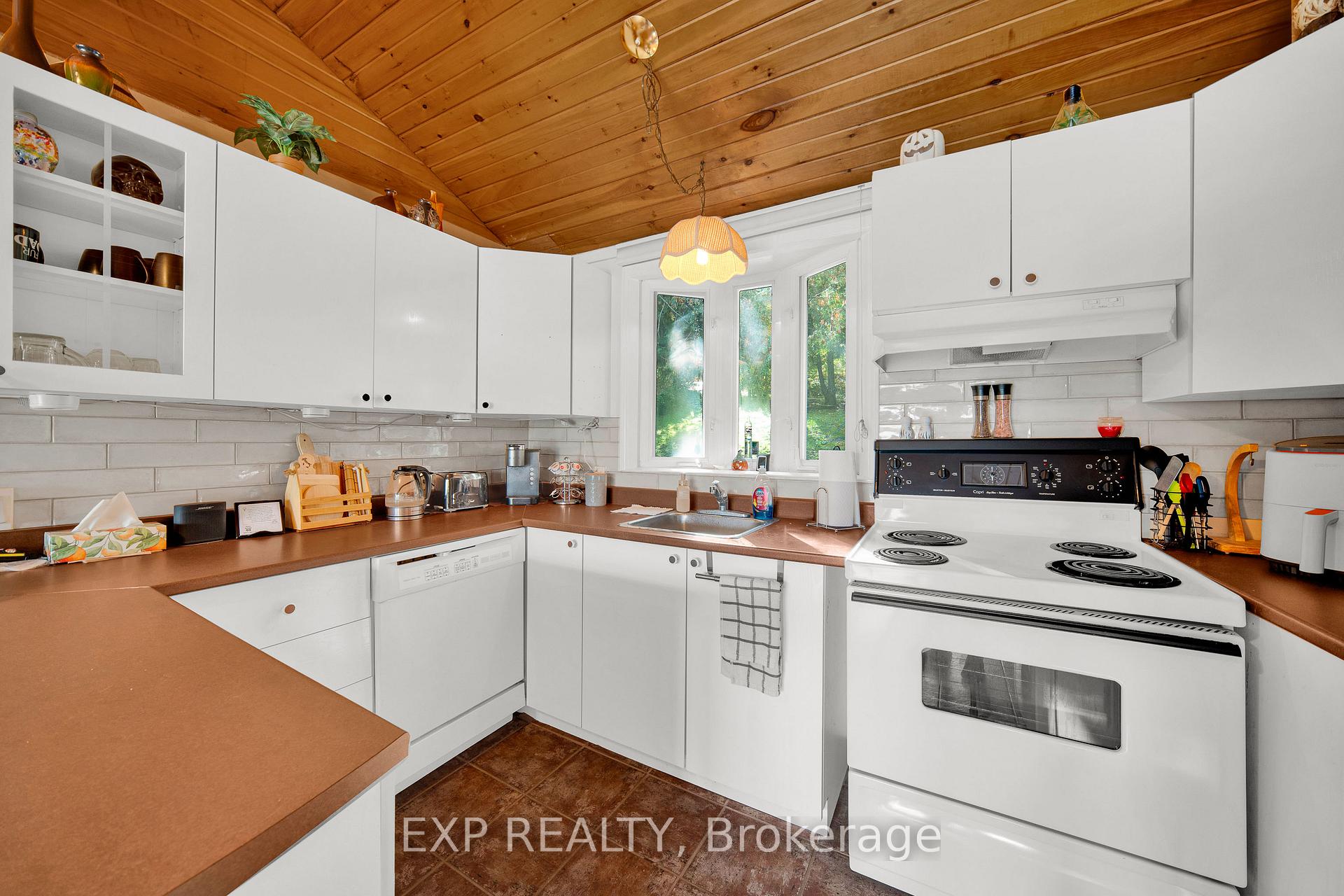 Photo 9 of 4664 Northwoods Drive, Ottawa, Constance Bay — HOMEH