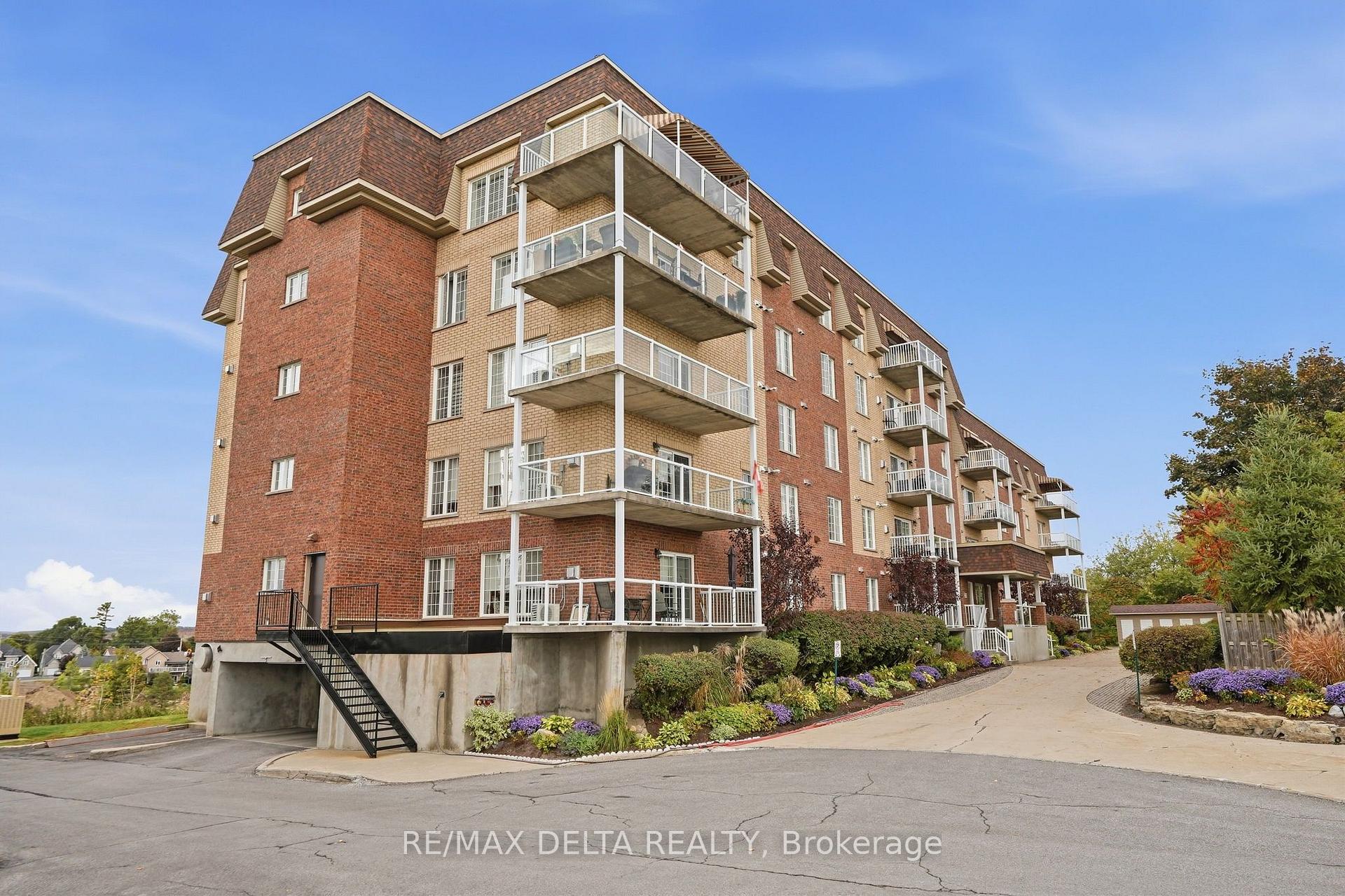 Photo of Unit 303, 2360 Albert Street