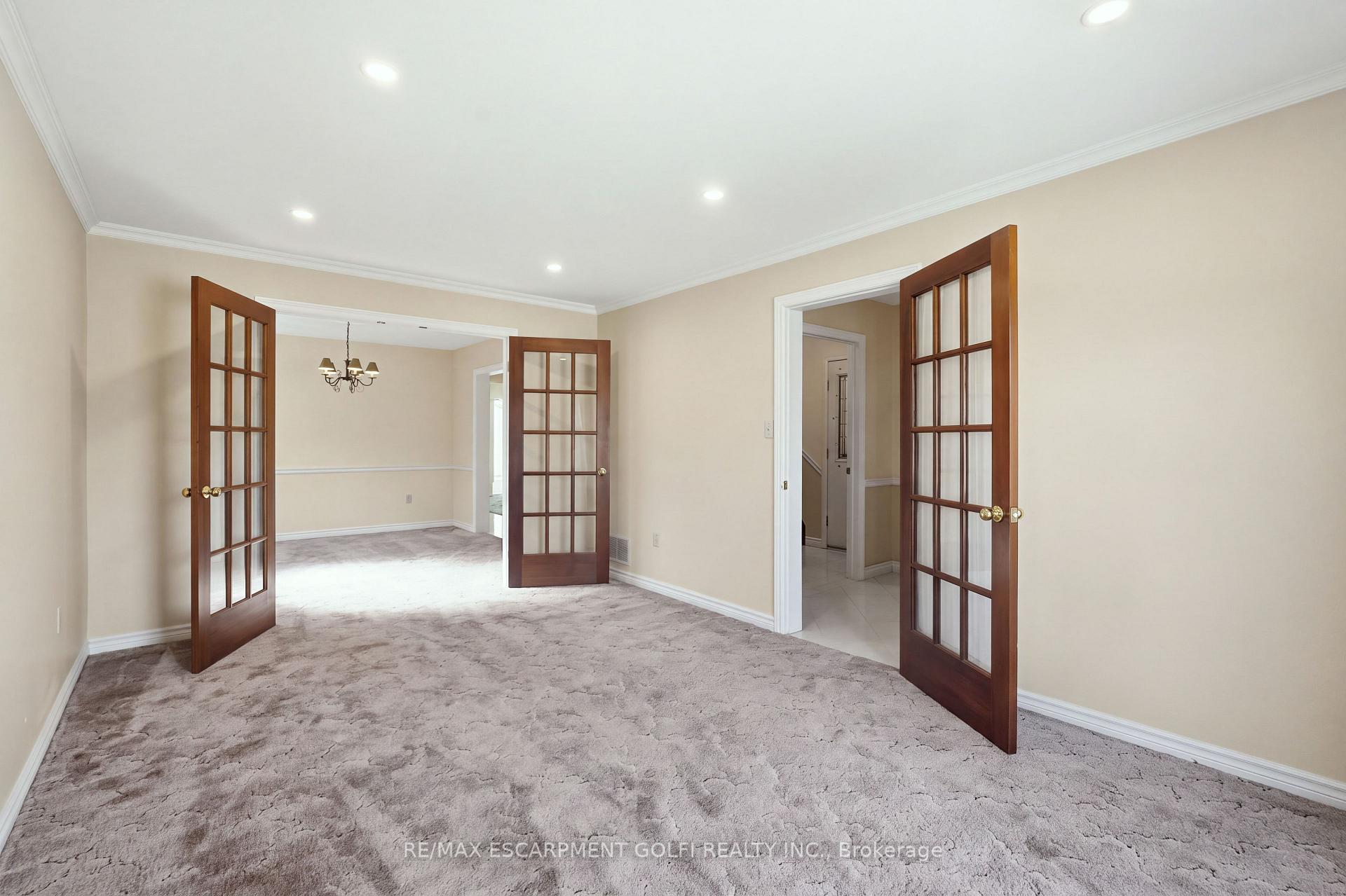 Photo 7 of 106 Como Place, Hamilton, Ryckmans — HOMEH