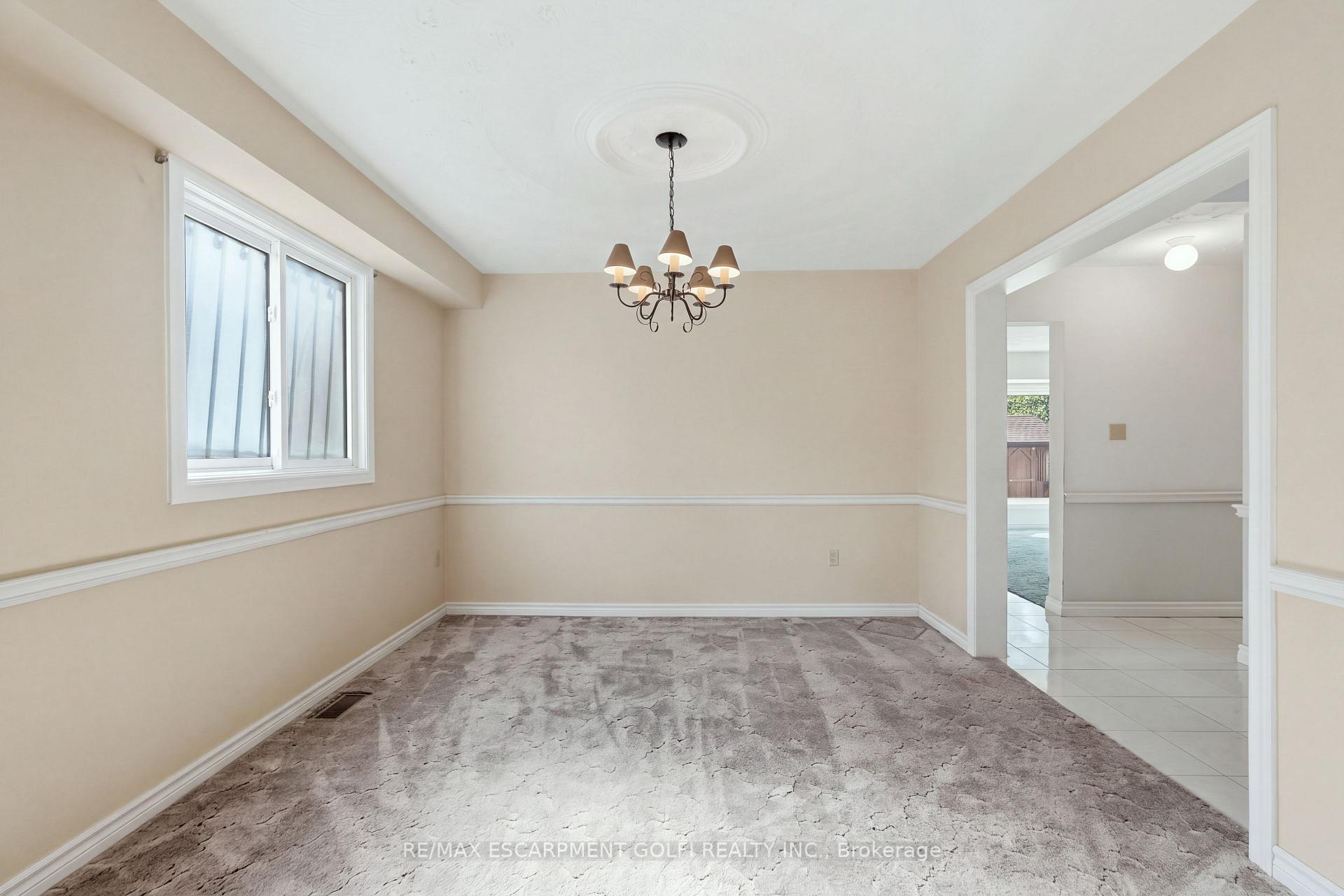 Photo 8 of 106 Como Place, Hamilton, Ryckmans — HOMEH
