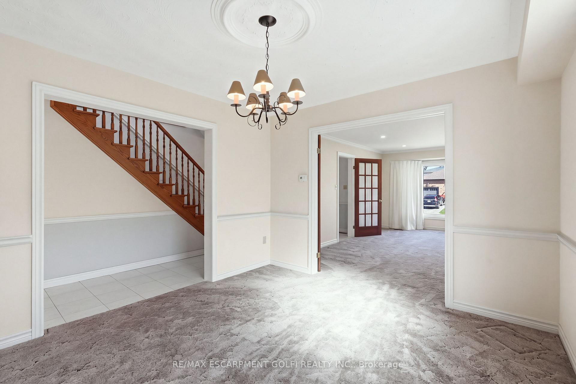 Photo 9 of 106 Como Place, Hamilton, Ryckmans — HOMEH