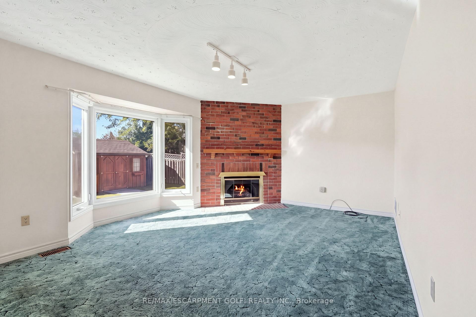 Photo 10 of 106 Como Place, Hamilton, Ryckmans — HOMEH