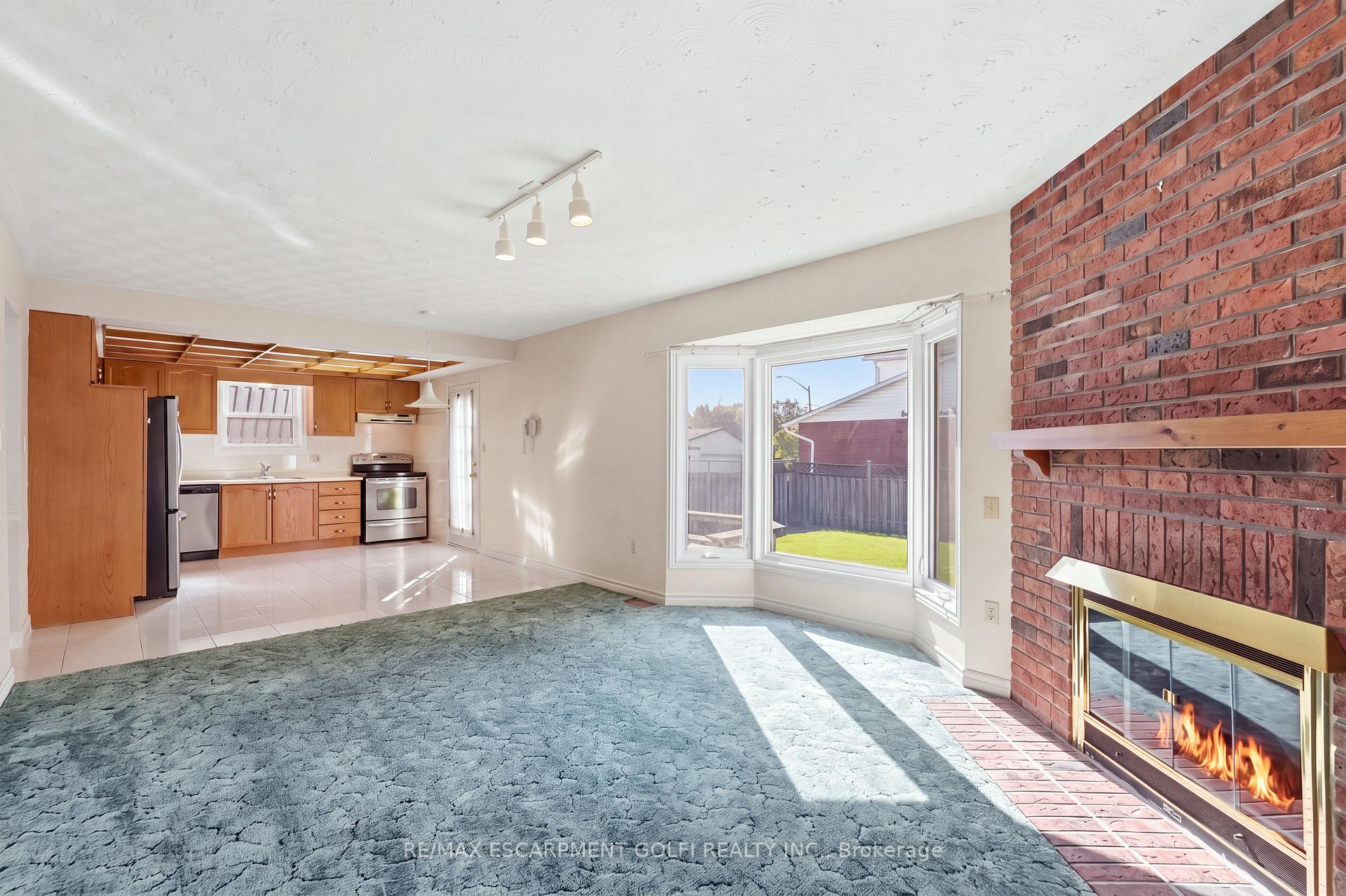 Photo 11 of 106 Como Place, Hamilton, Ryckmans — HOMEH