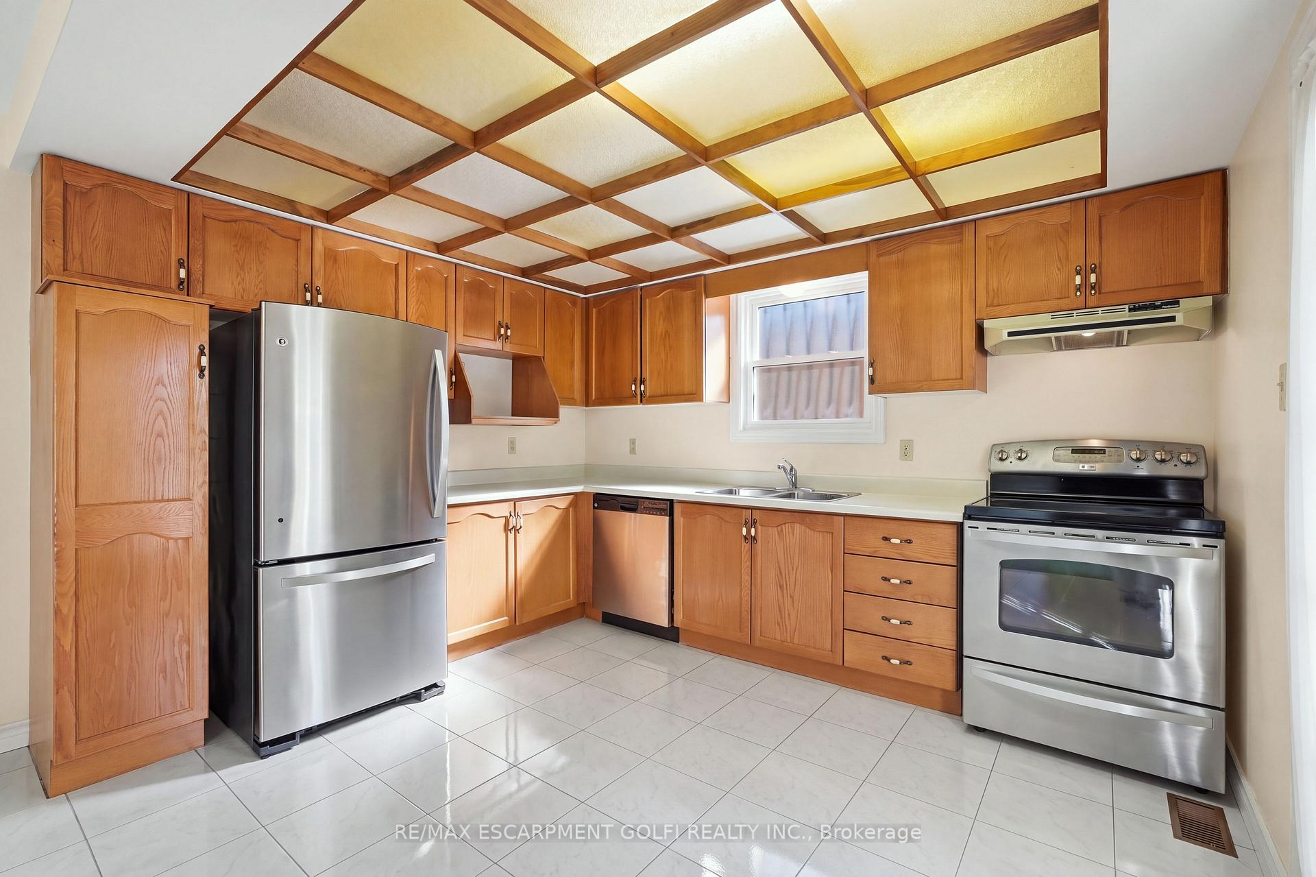 Photo 14 of 106 Como Place, Hamilton, Ryckmans — HOMEH