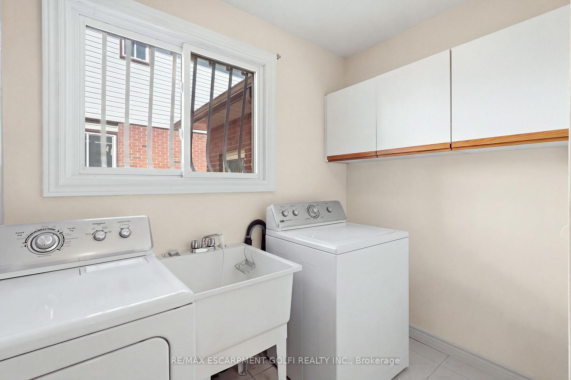 Photo 16 of 106 Como Place, Hamilton, Ryckmans — HOMEH