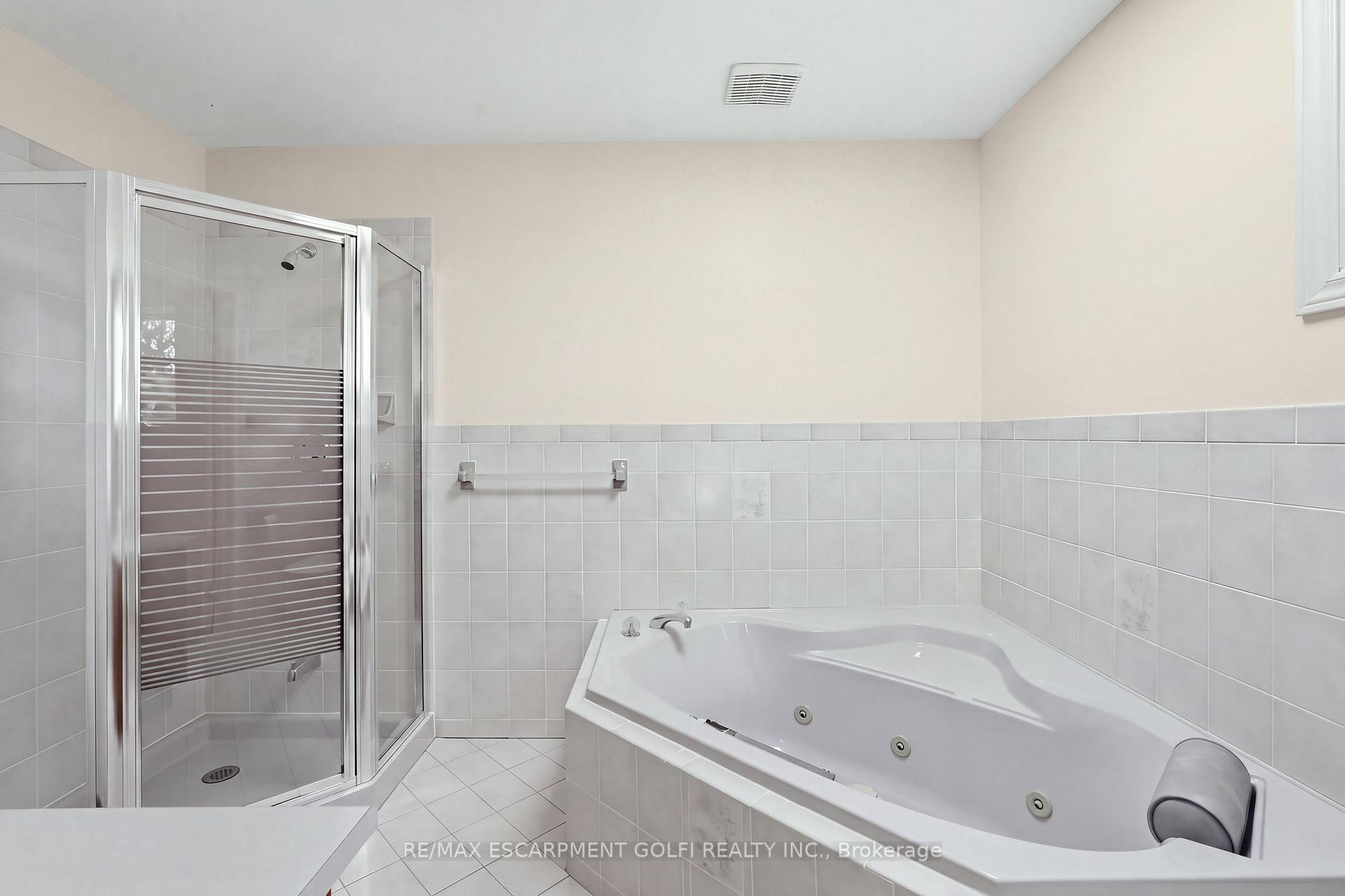 Photo 21 of 106 Como Place, Hamilton, Ryckmans — HOMEH