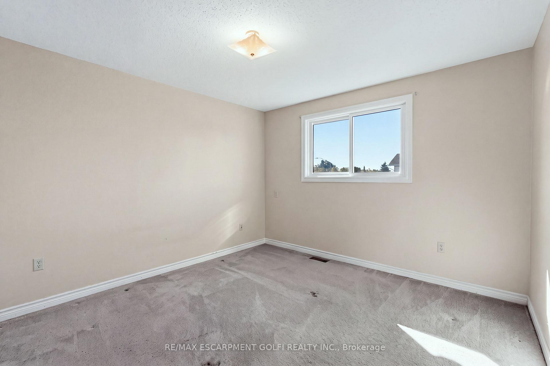 Photo 22 of 106 Como Place, Hamilton, Ryckmans — HOMEH