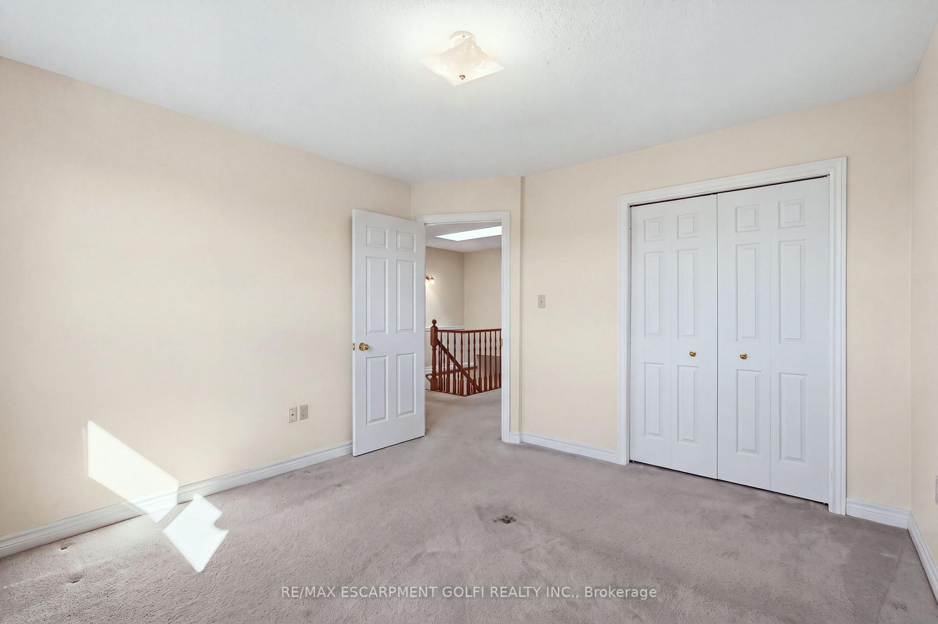Photo 23 of 106 Como Place, Hamilton, Ryckmans — HOMEH