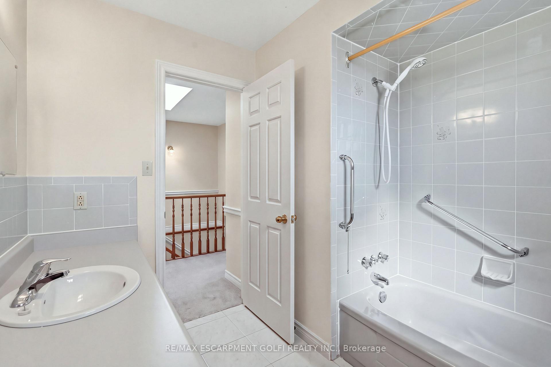 Photo 24 of 106 Como Place, Hamilton, Ryckmans — HOMEH