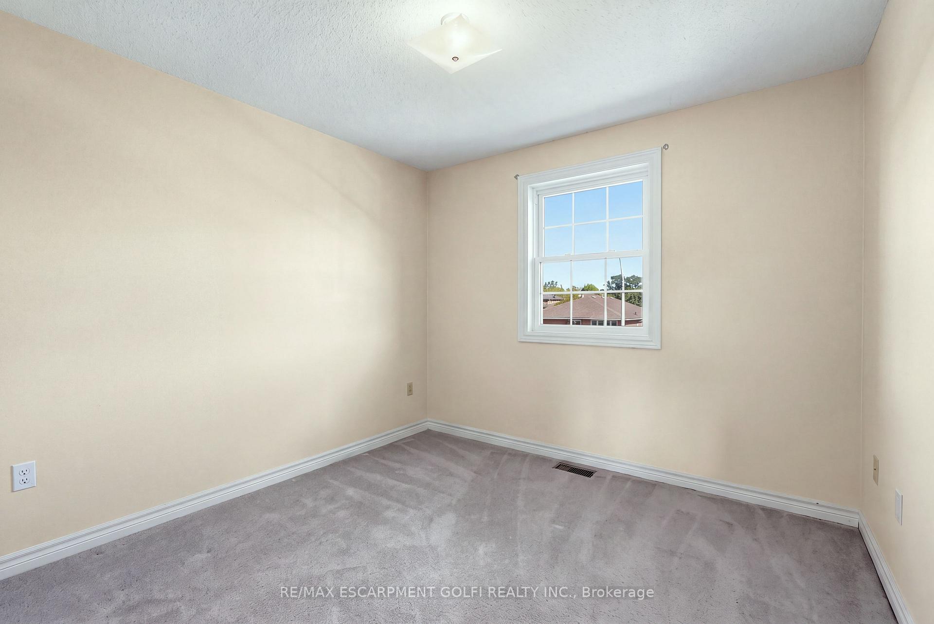 Photo 27 of 106 Como Place, Hamilton, Ryckmans — HOMEH