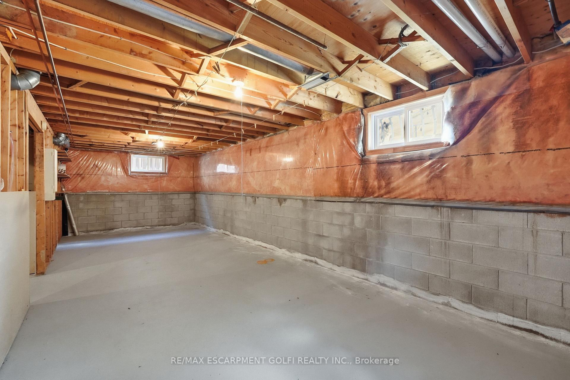 Photo 34 of 106 Como Place, Hamilton, Ryckmans — HOMEH